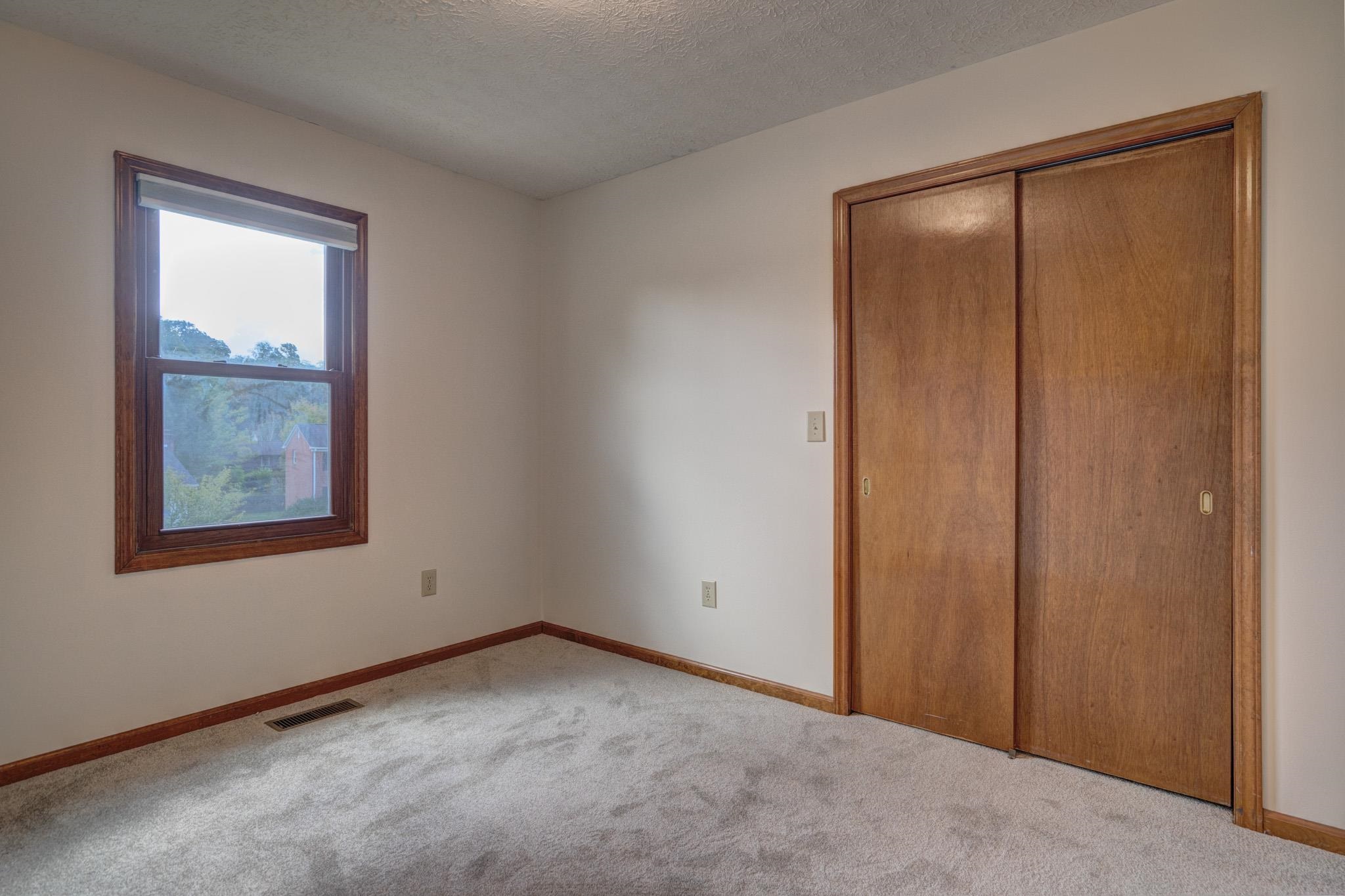 207 WOODBINE Drive