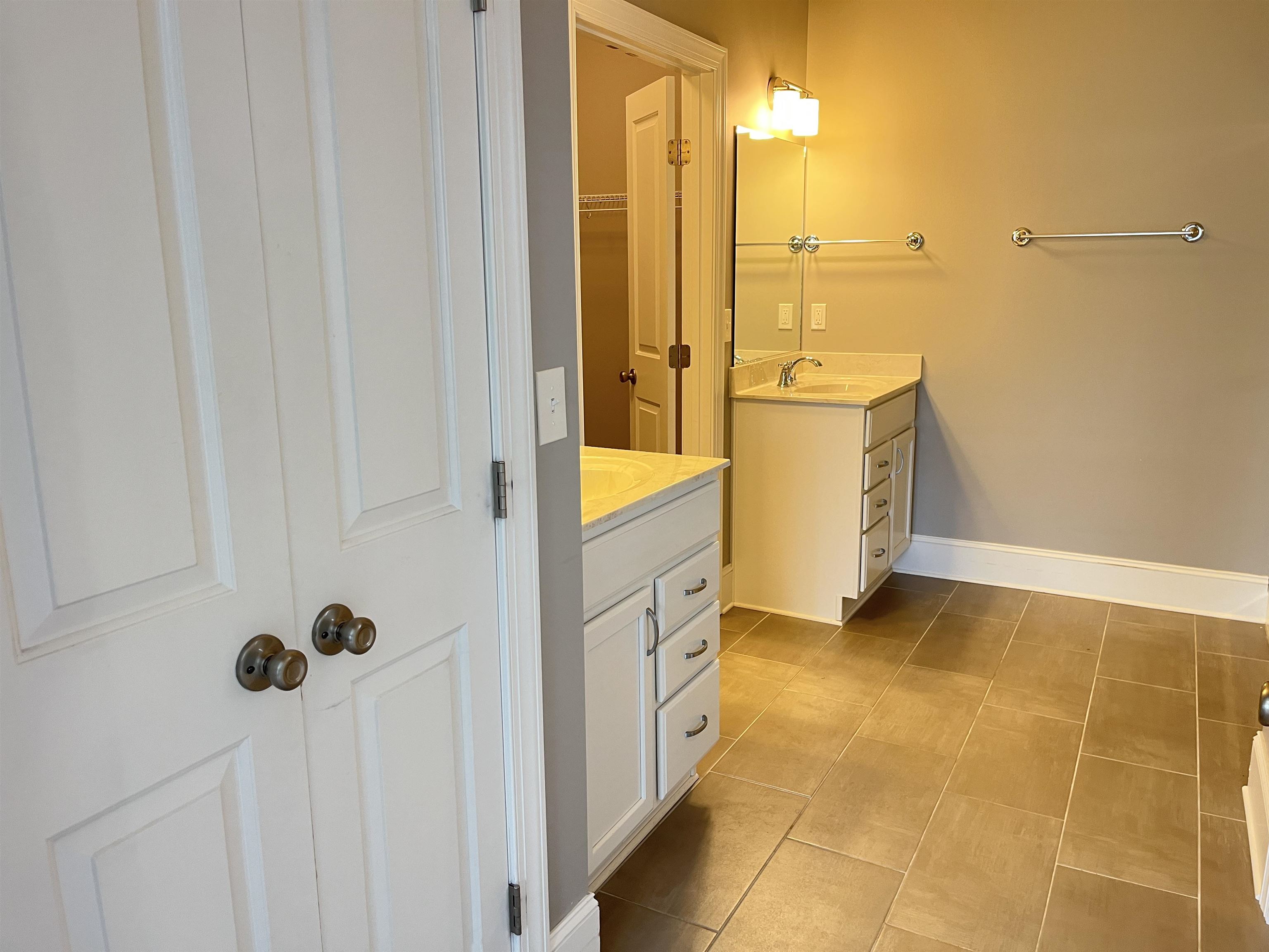 3785 FAIRWAY VIEW Drive