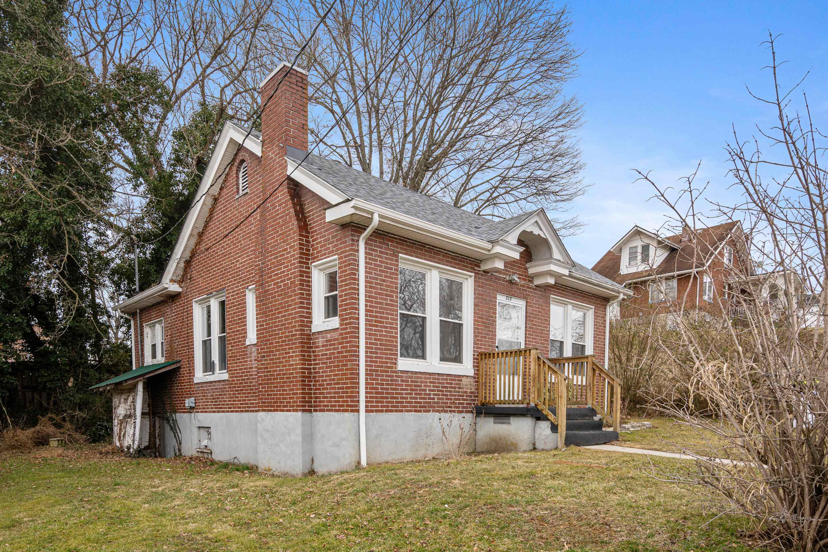 315 1ST Street