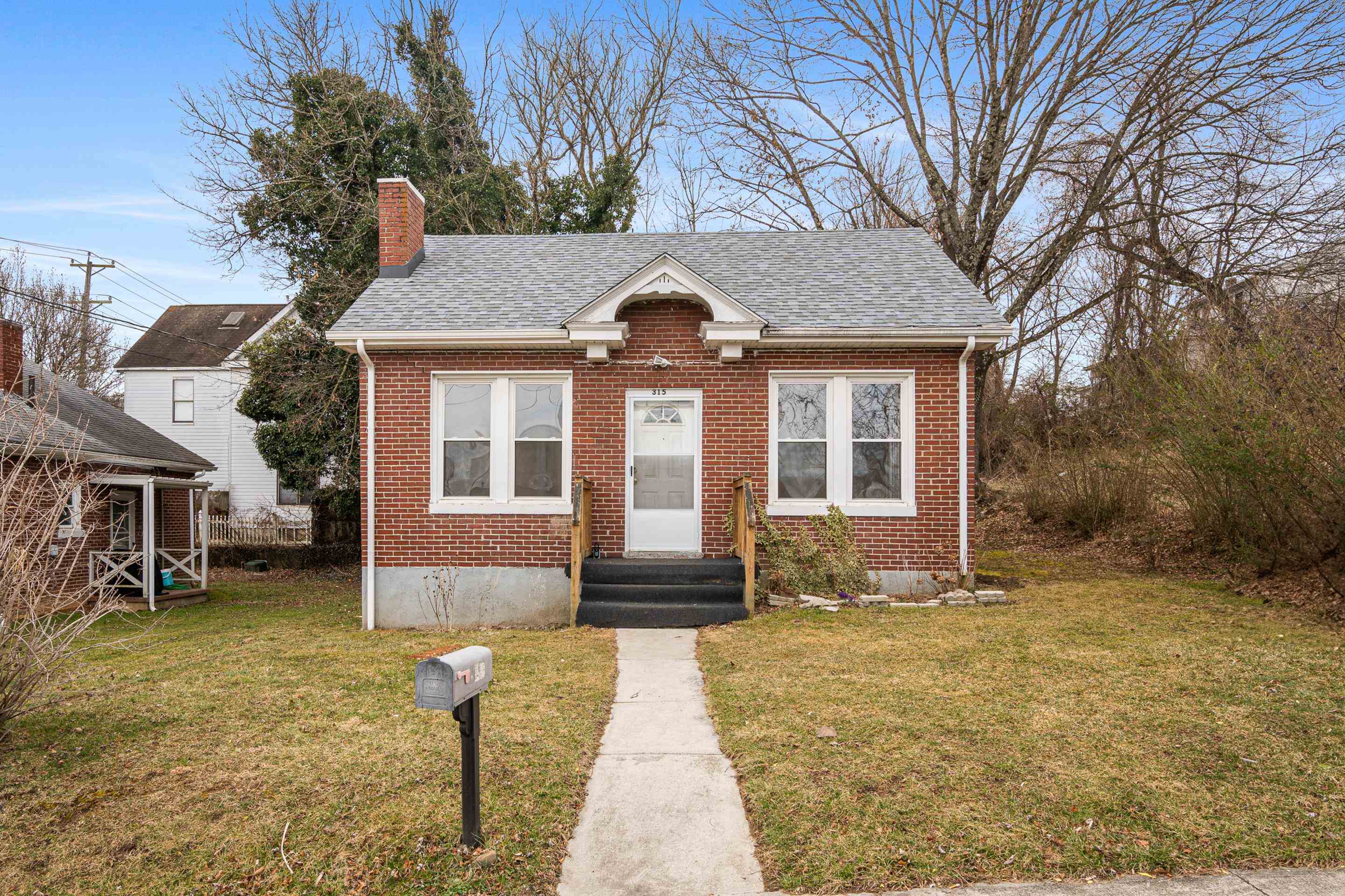 315 1ST Street