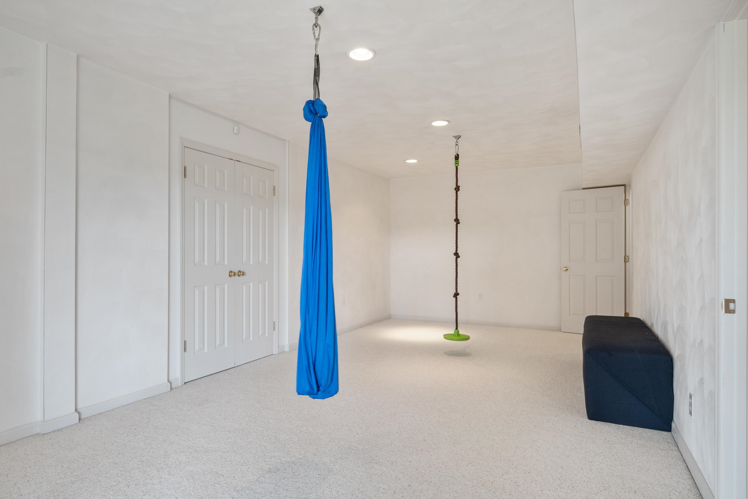 180 SAPPHIRE Avenue