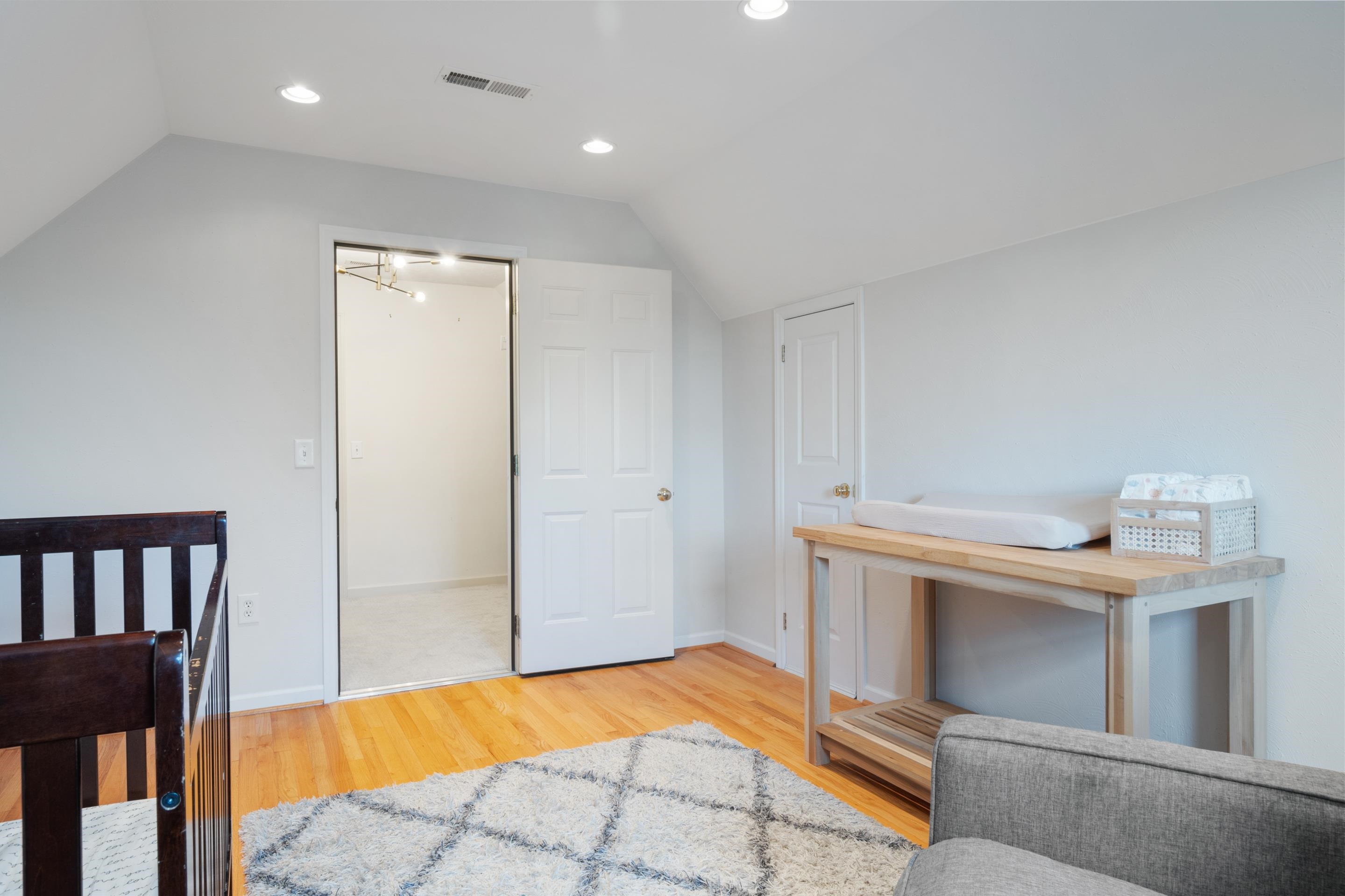 180 SAPPHIRE Avenue
