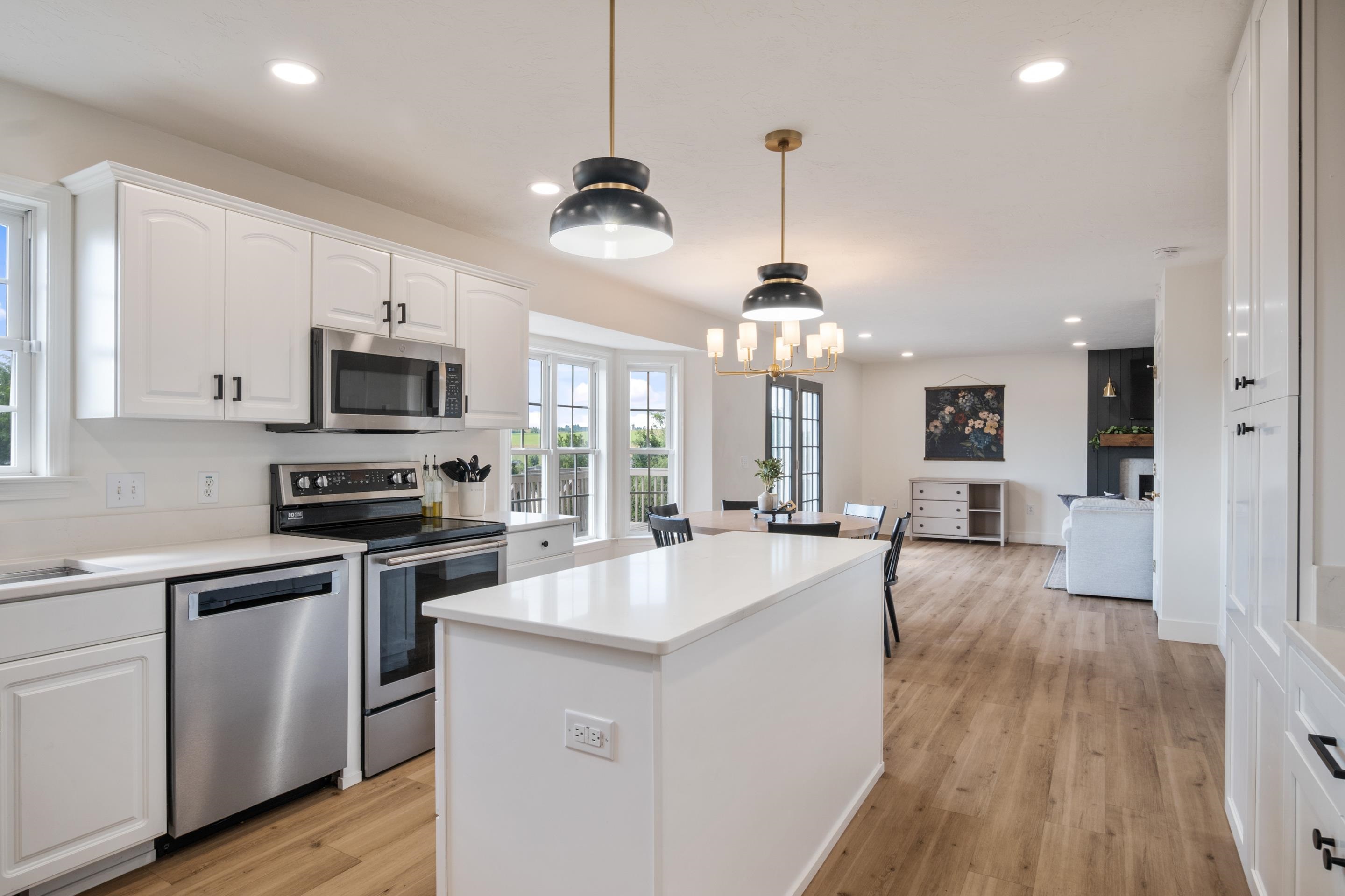 180 SAPPHIRE Avenue