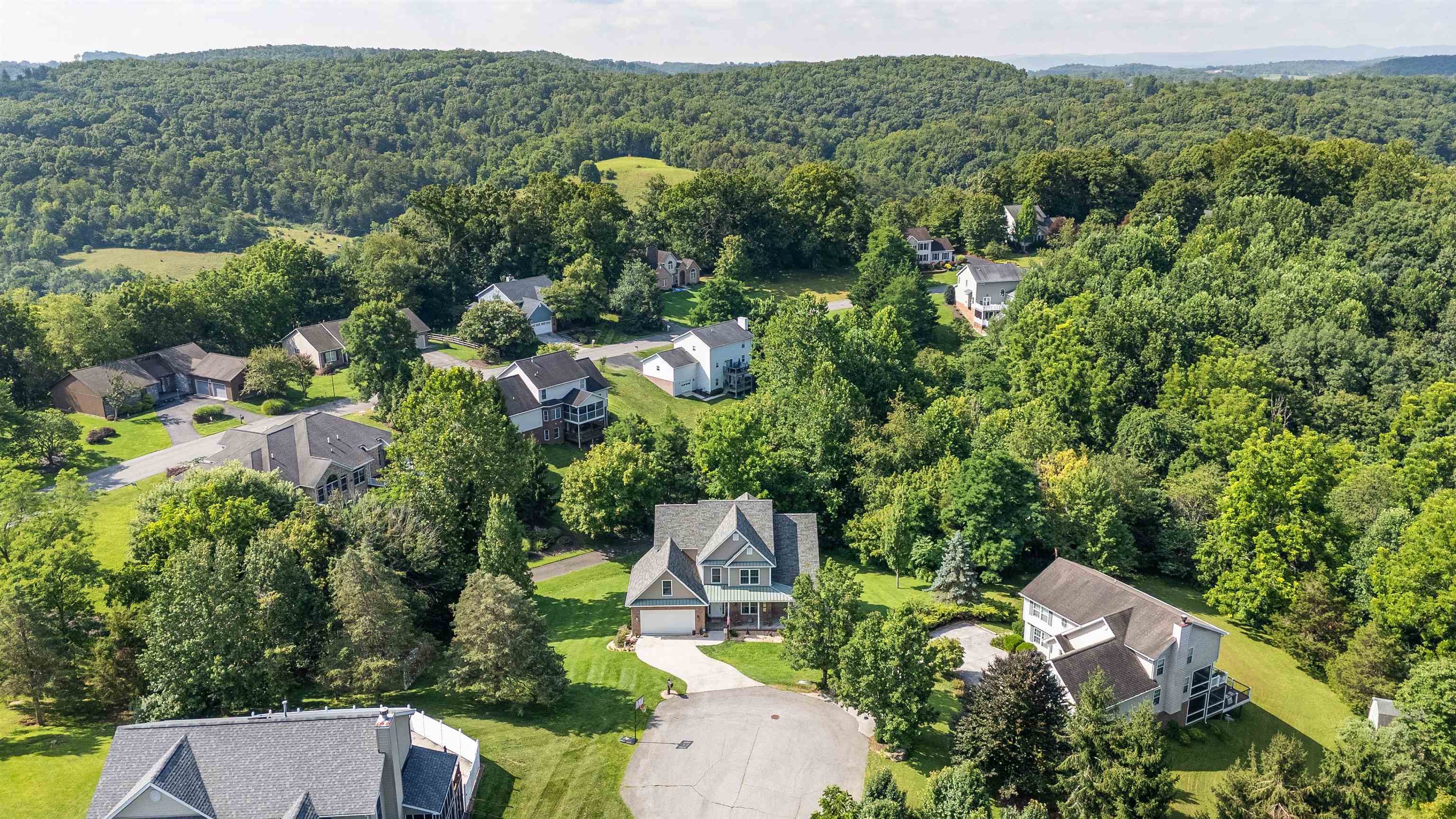 205 RIDGE Lane