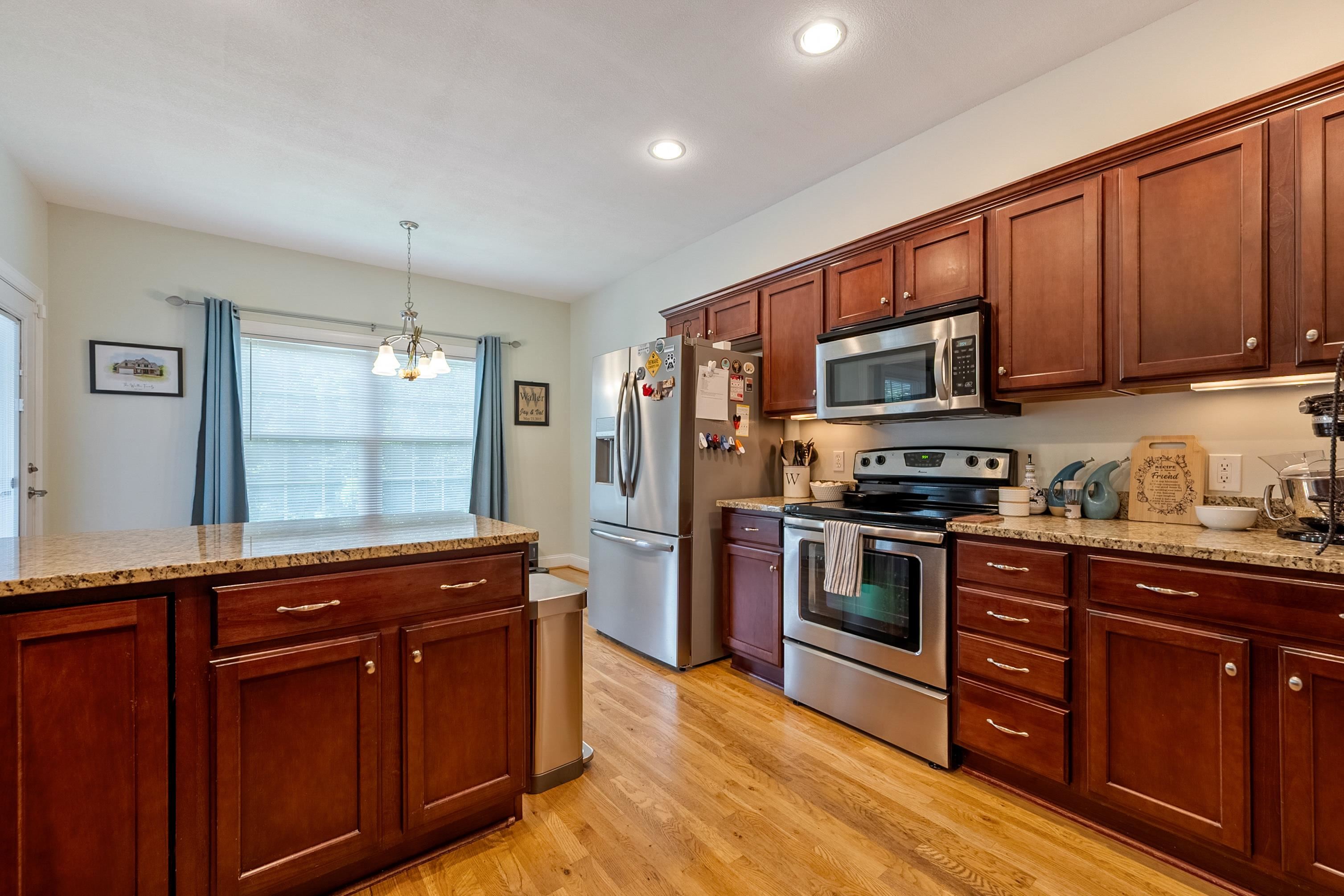 205 RIDGE Lane