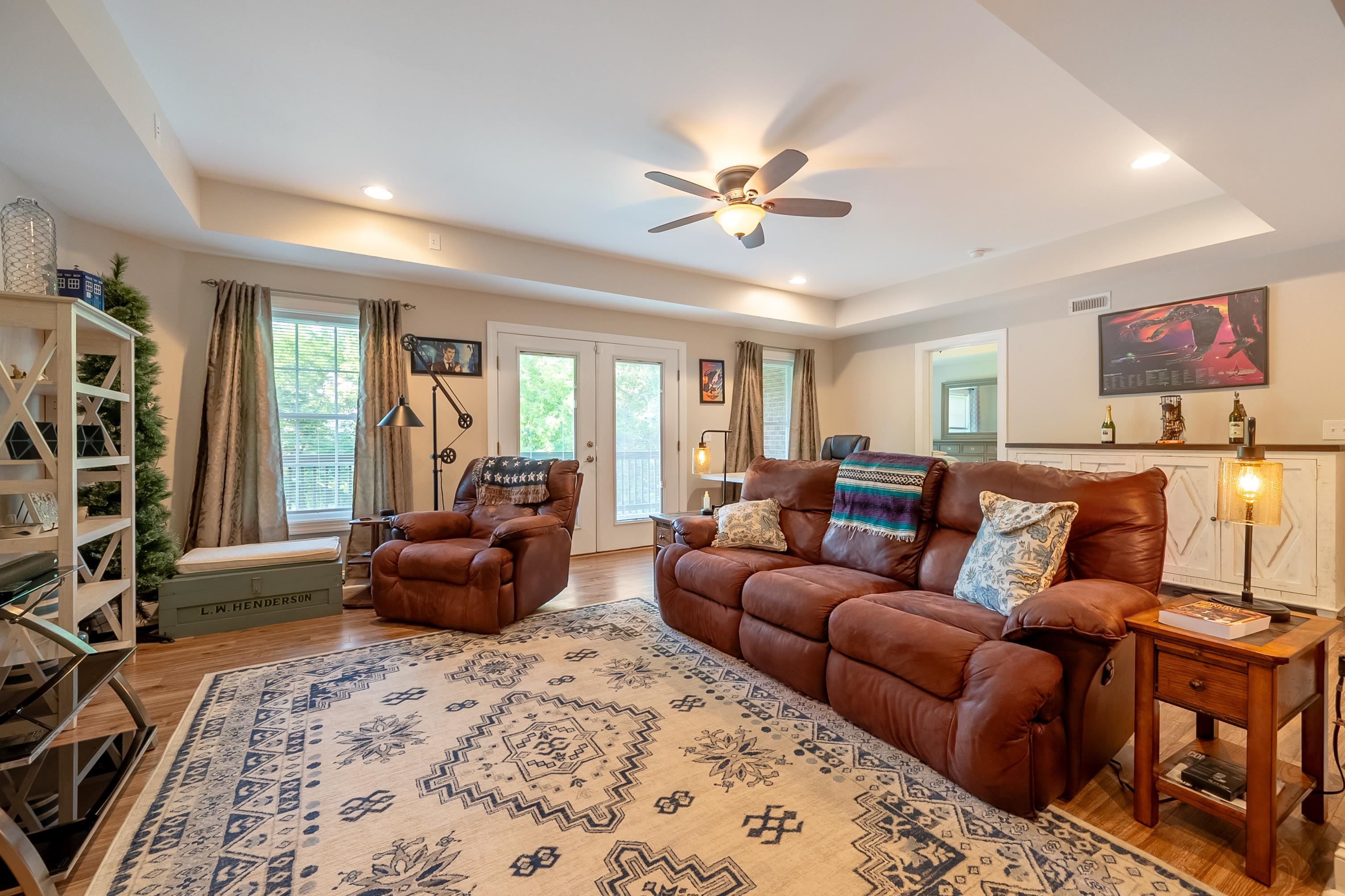 205 RIDGE Lane