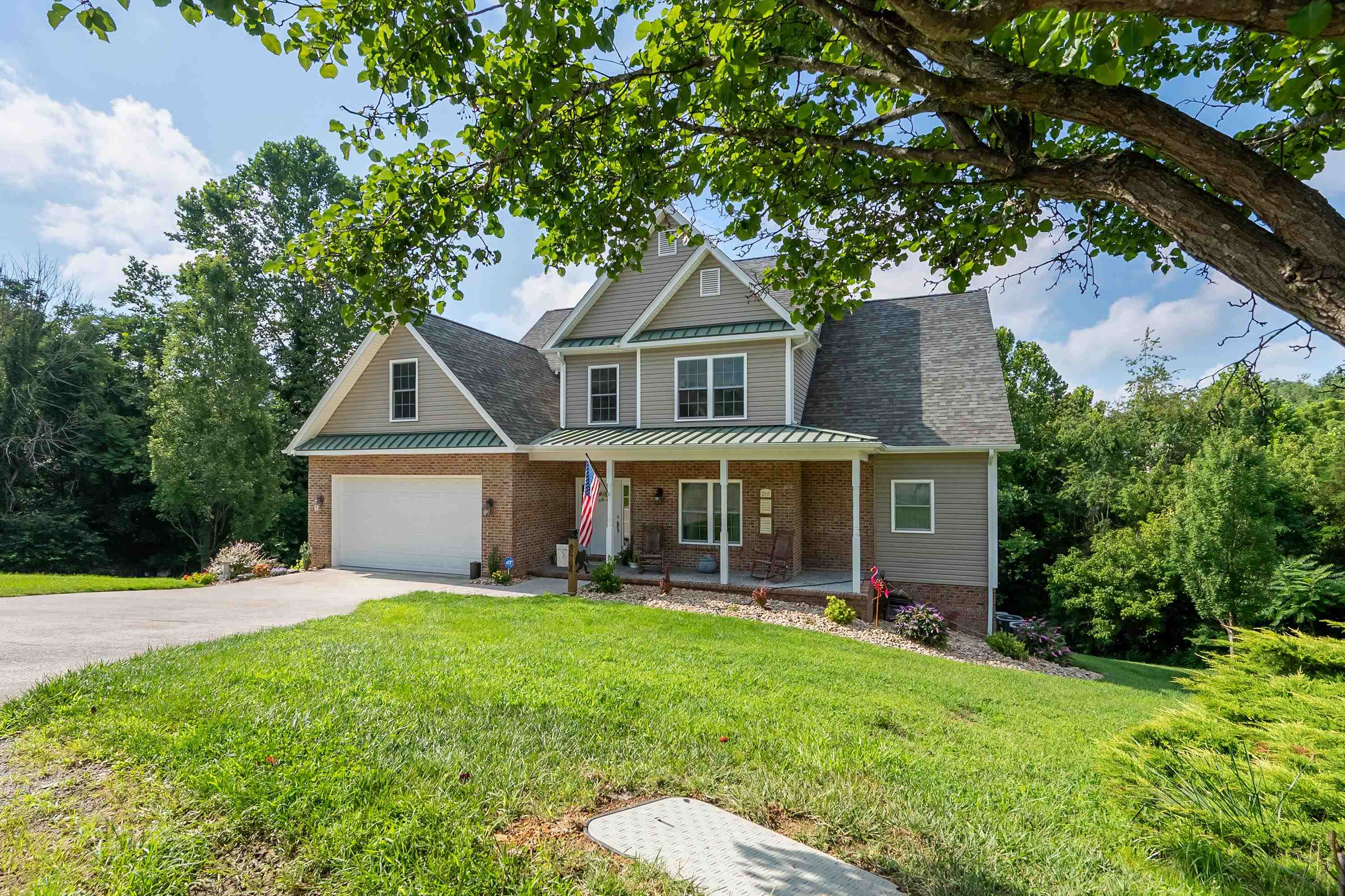 205 RIDGE Lane