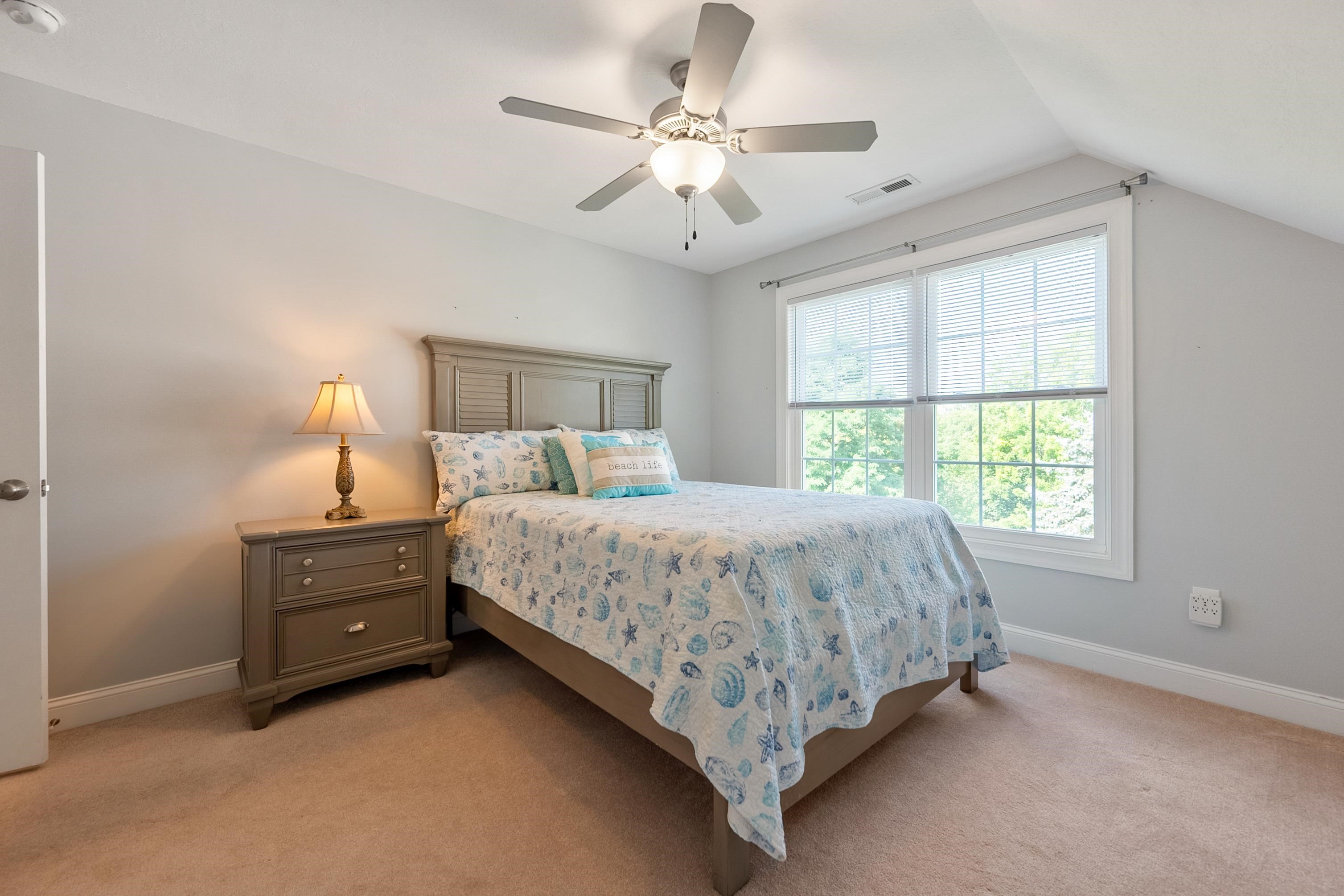 205 RIDGE Lane