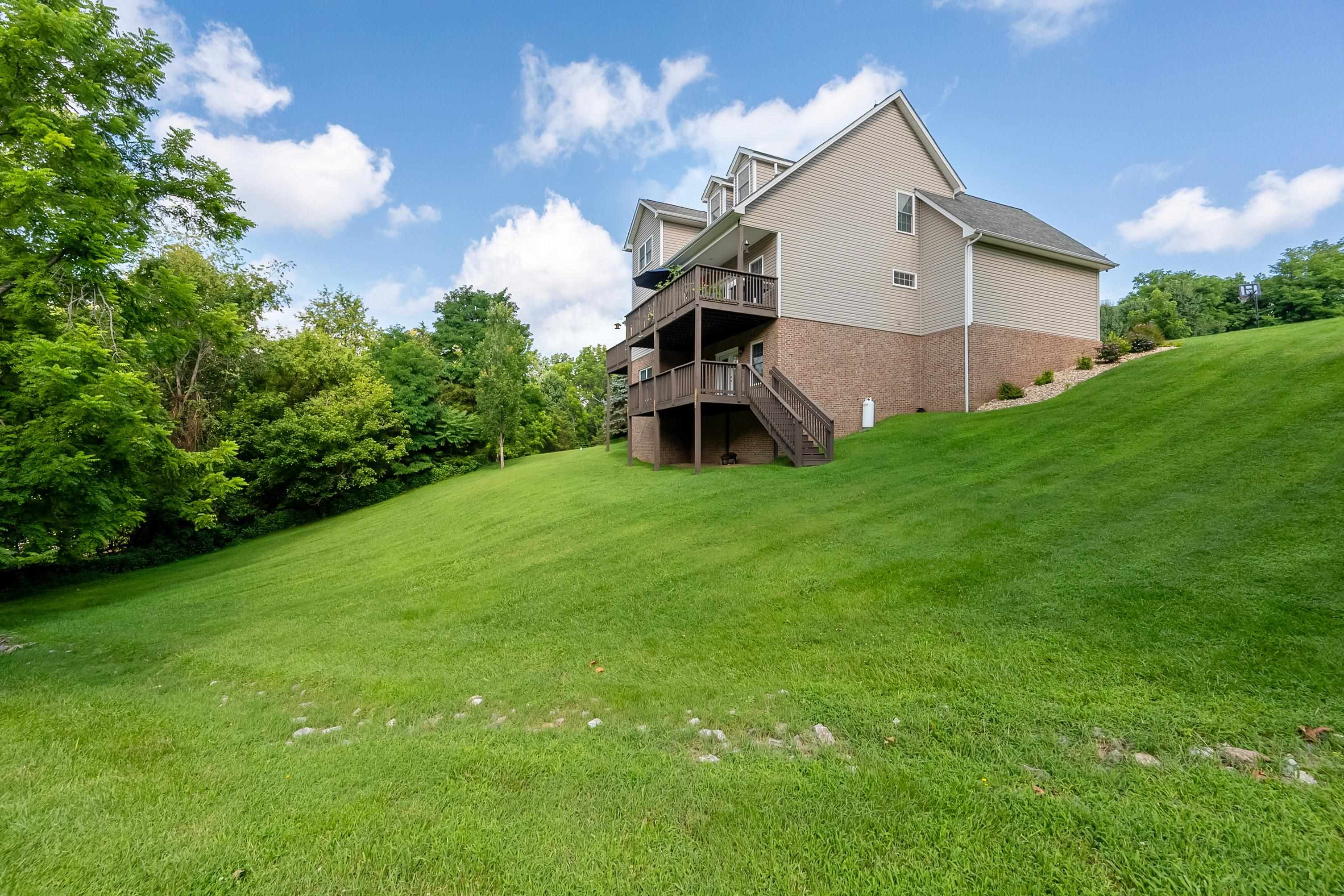 205 RIDGE Lane