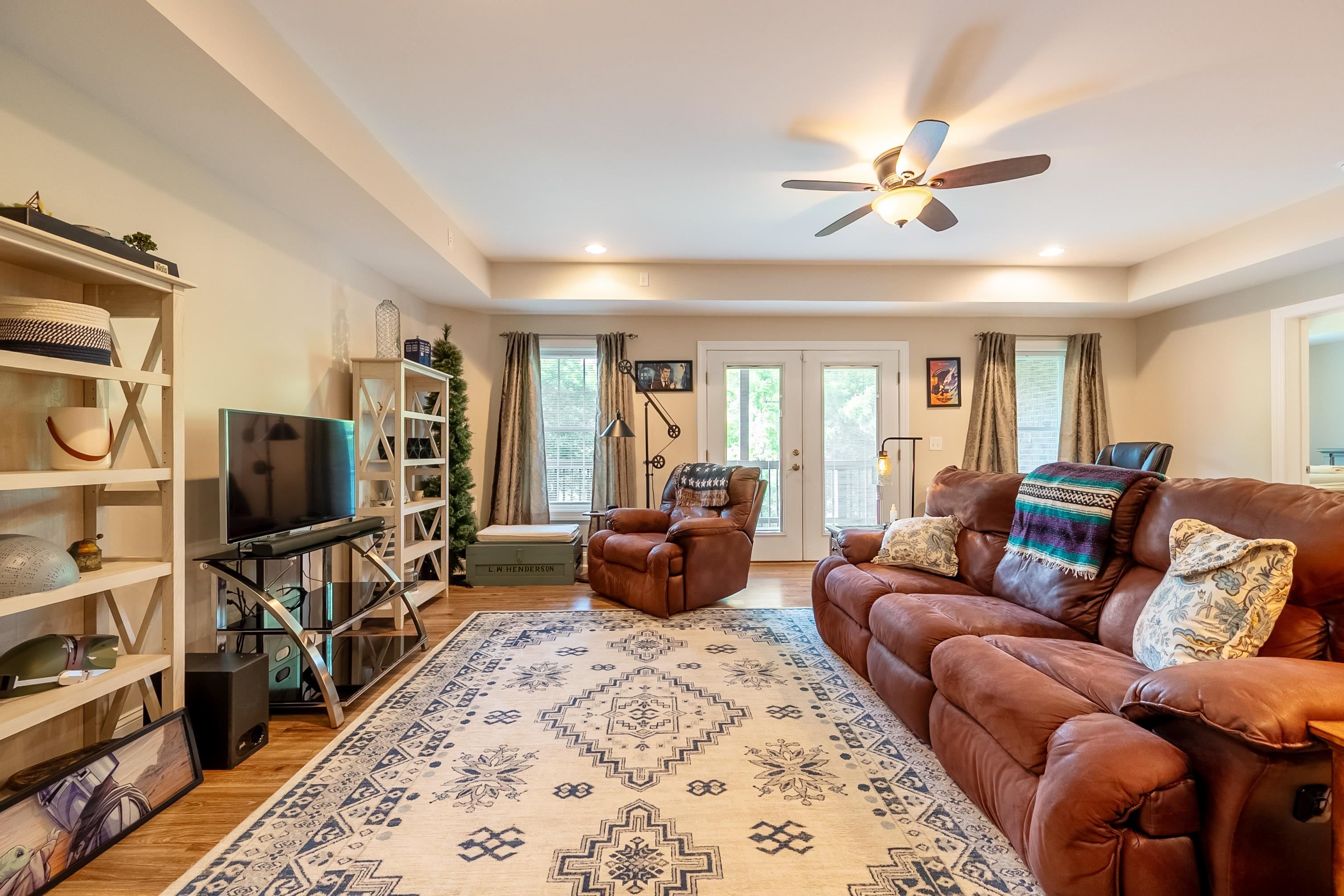 205 RIDGE Lane