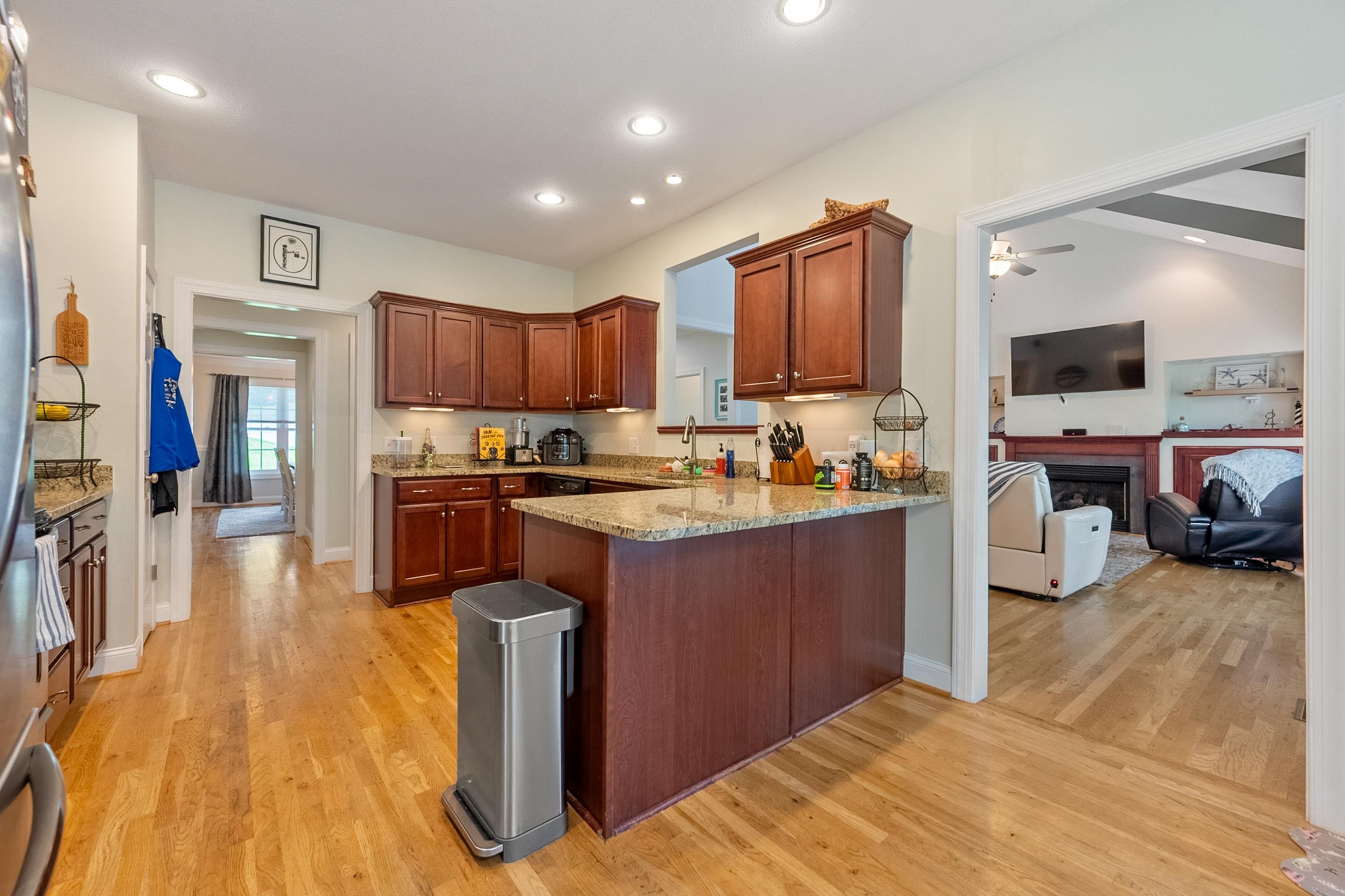 205 RIDGE Lane