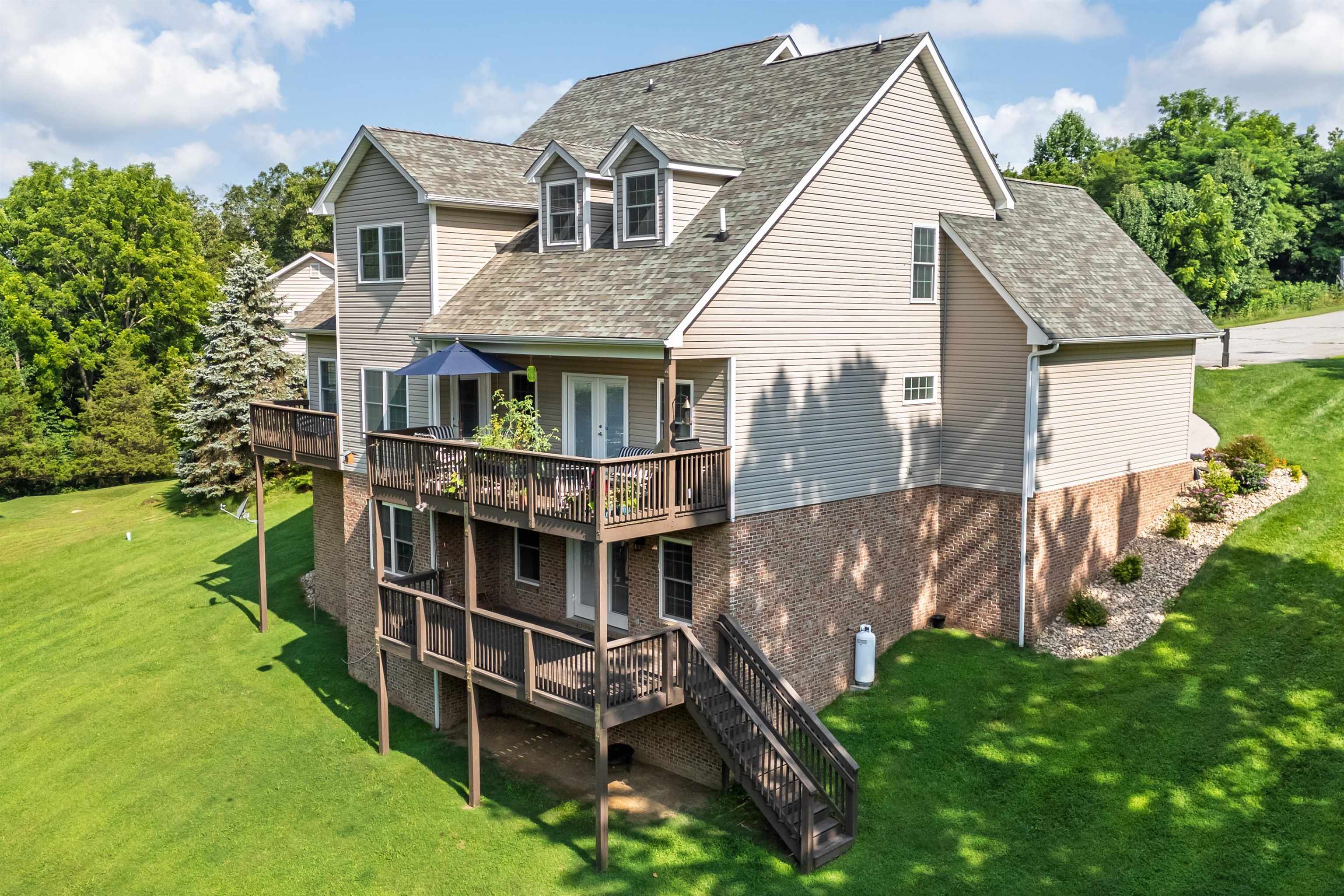 205 RIDGE Lane