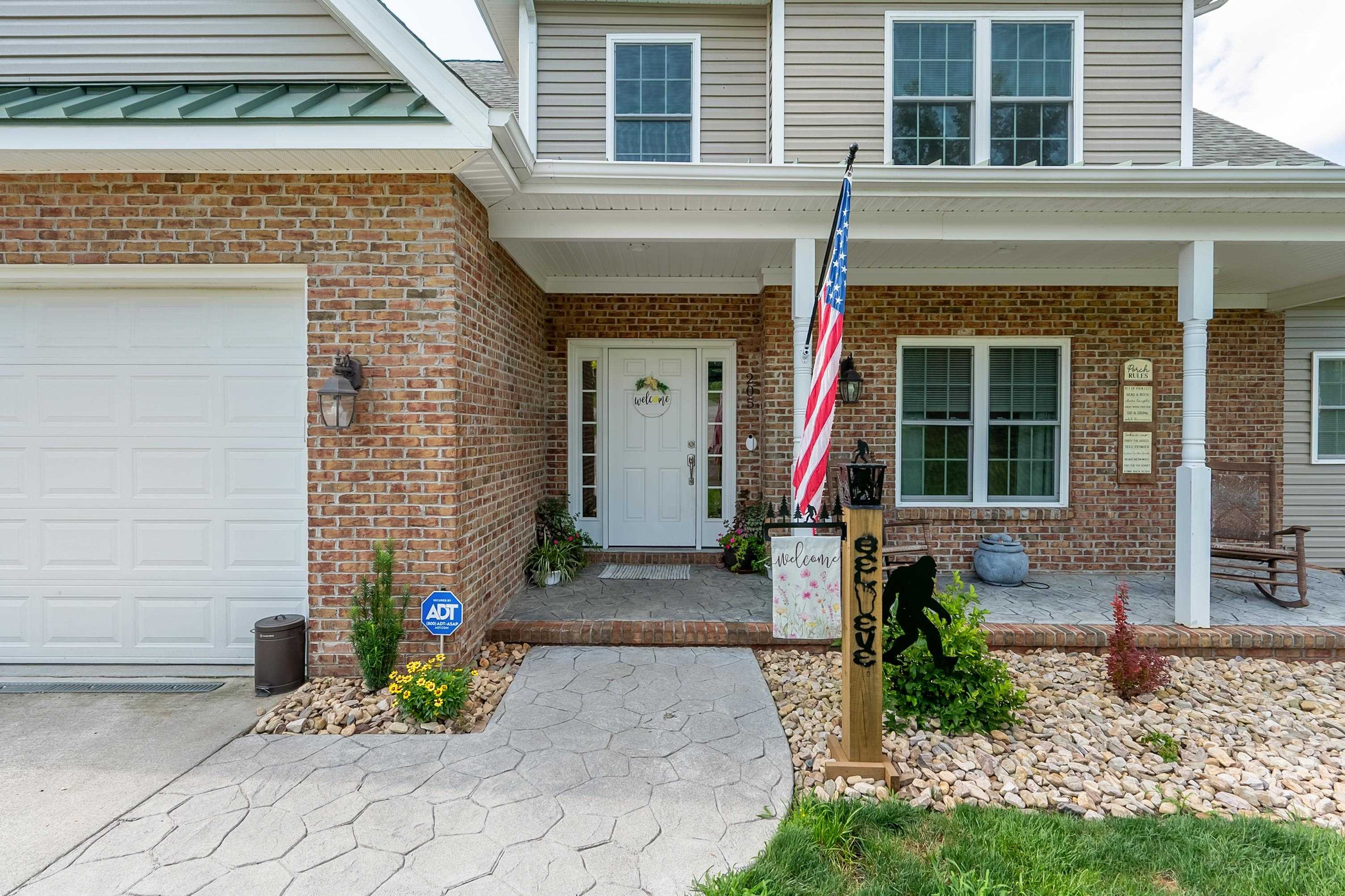 205 RIDGE Lane