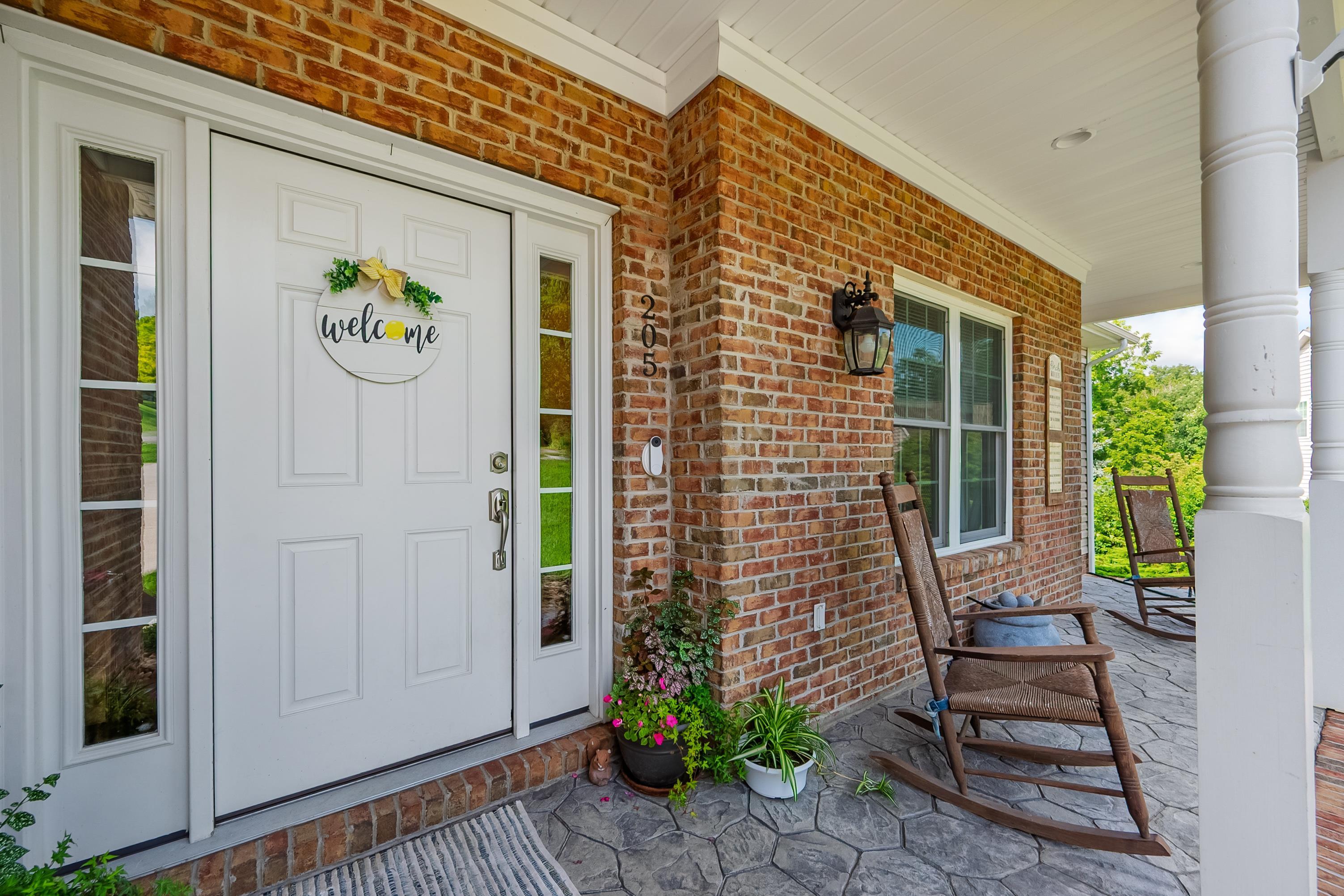 205 RIDGE Lane