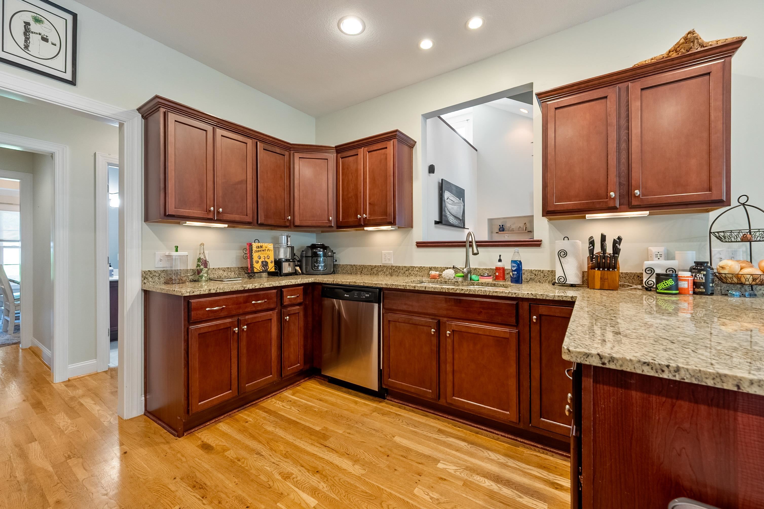 205 RIDGE Lane