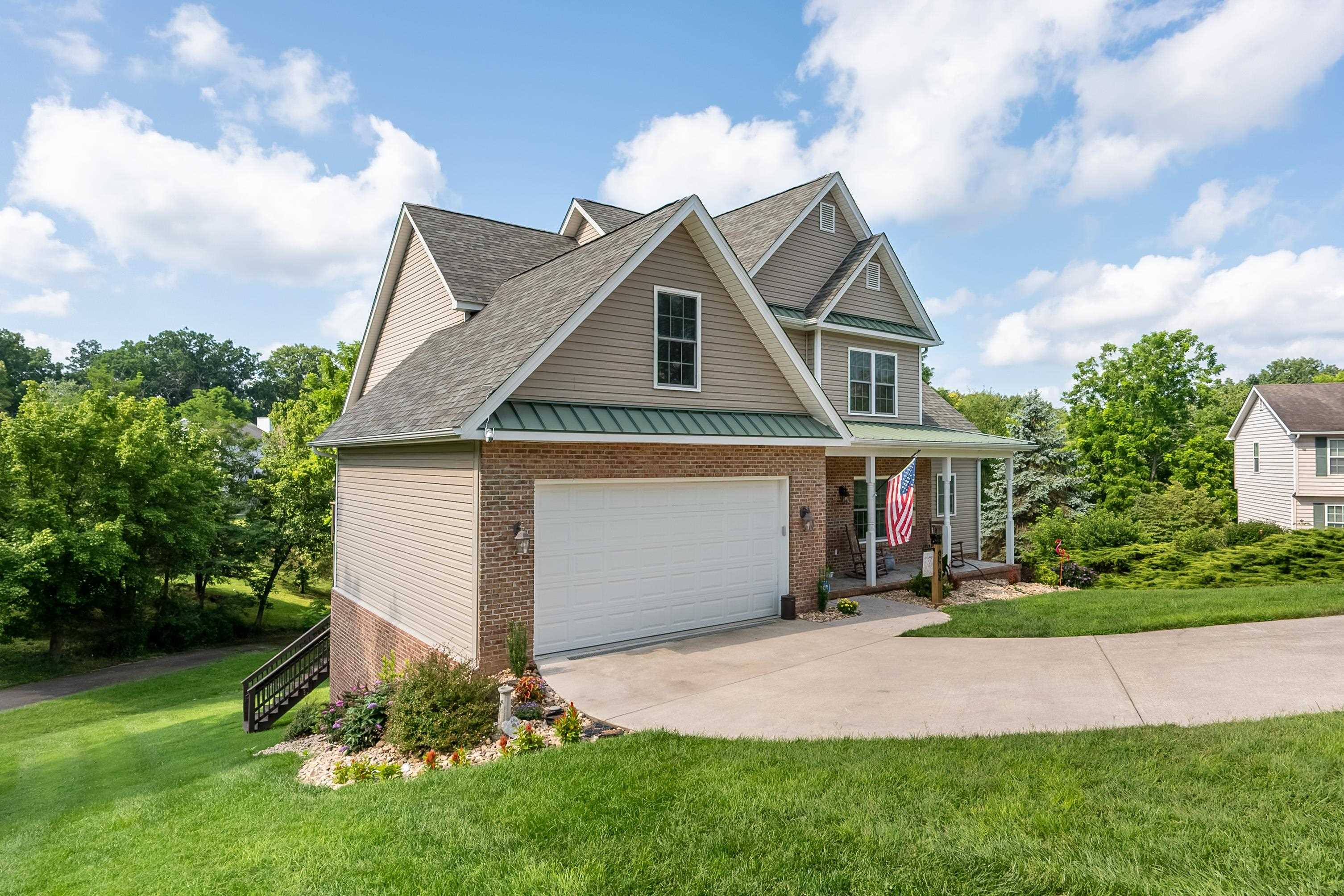 205 RIDGE Lane