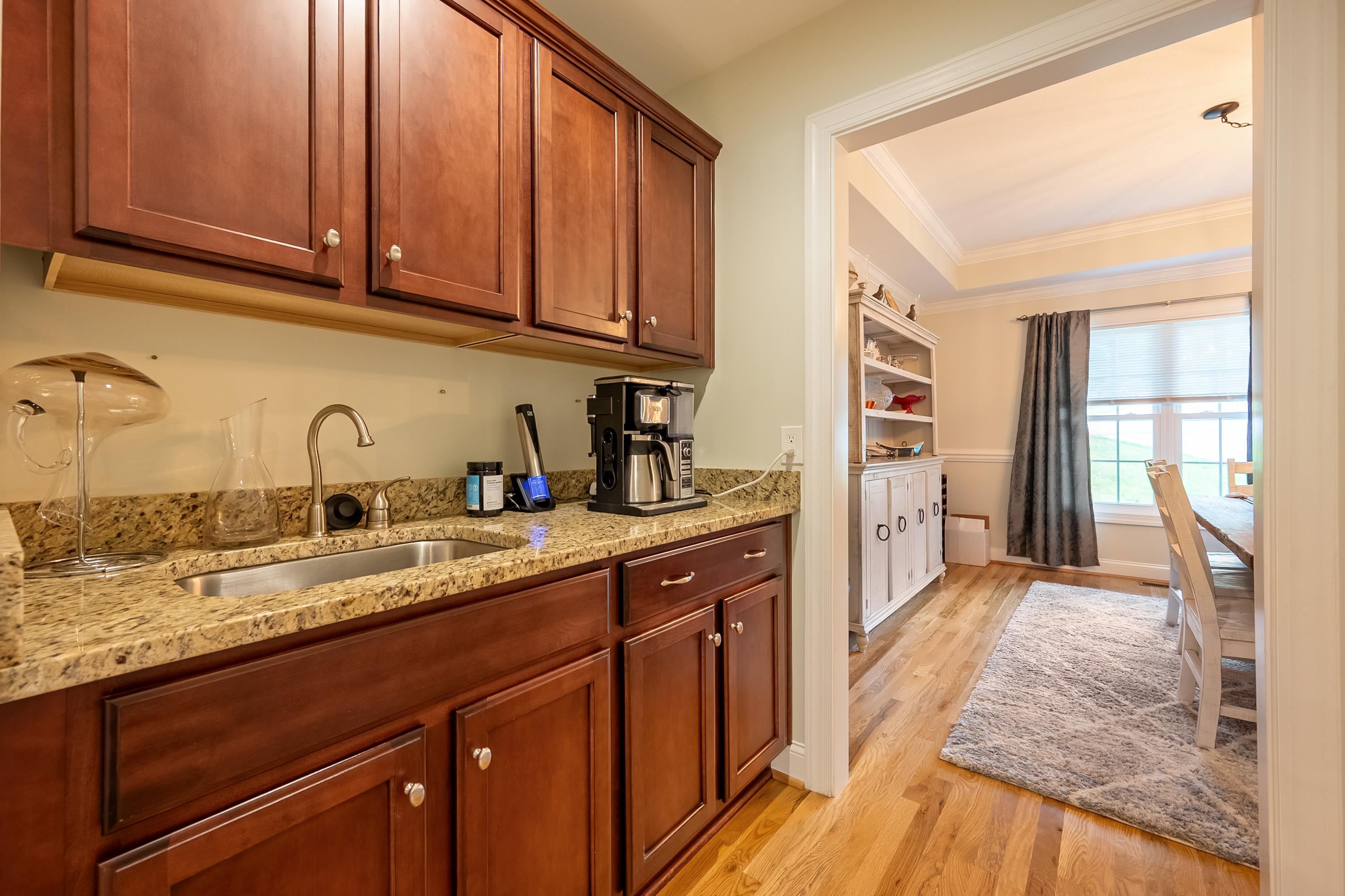 205 RIDGE Lane