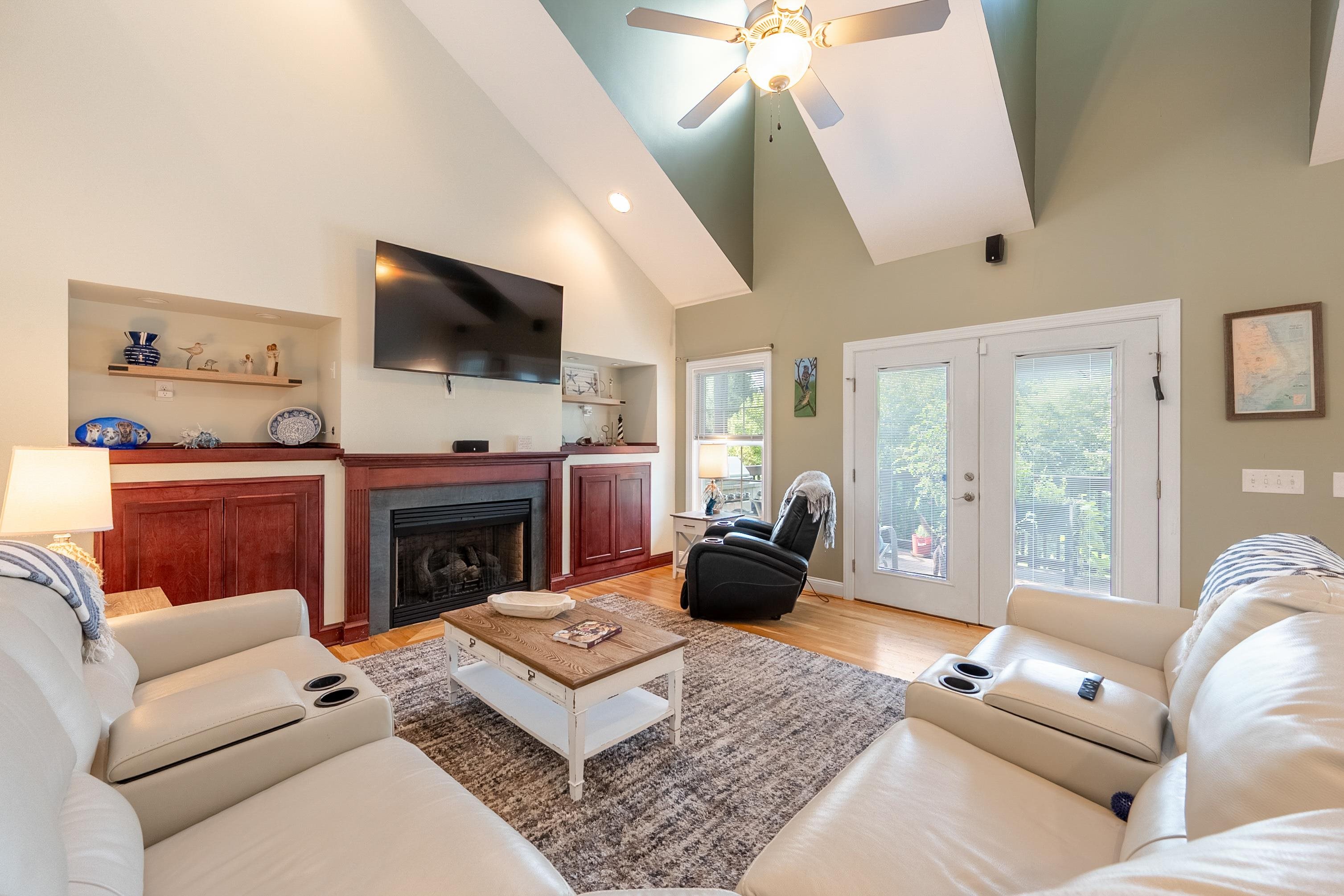 205 RIDGE Lane