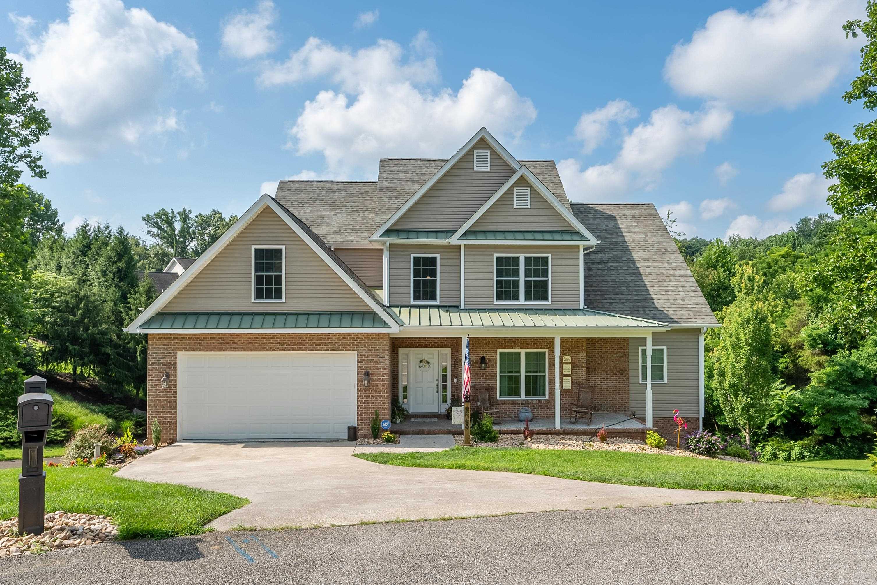 205 RIDGE Lane