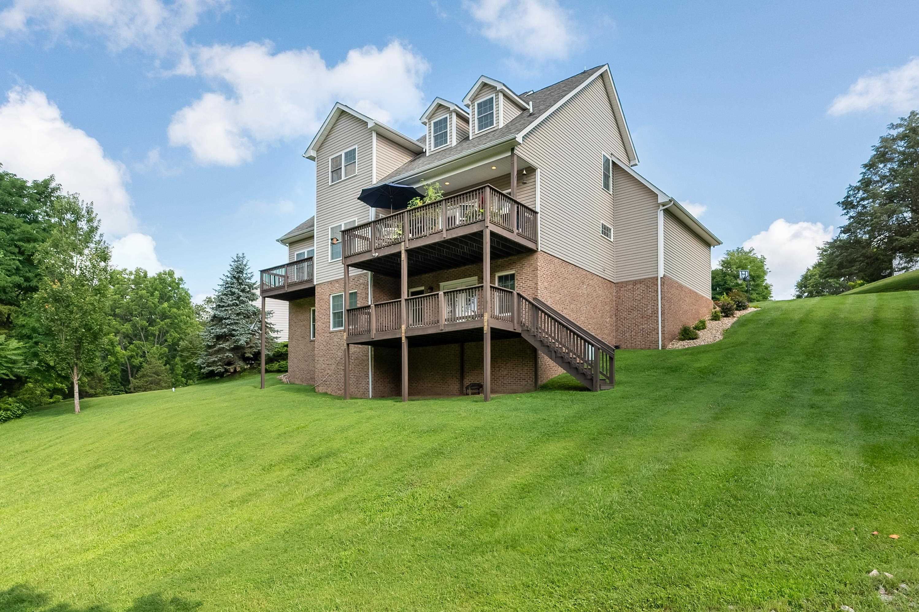 205 RIDGE Lane