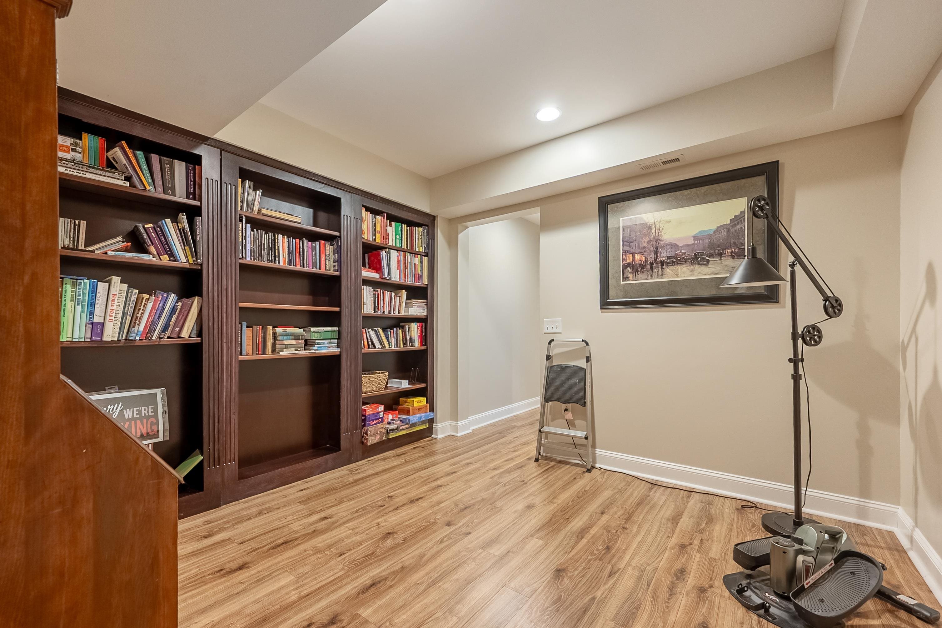 205 RIDGE Lane