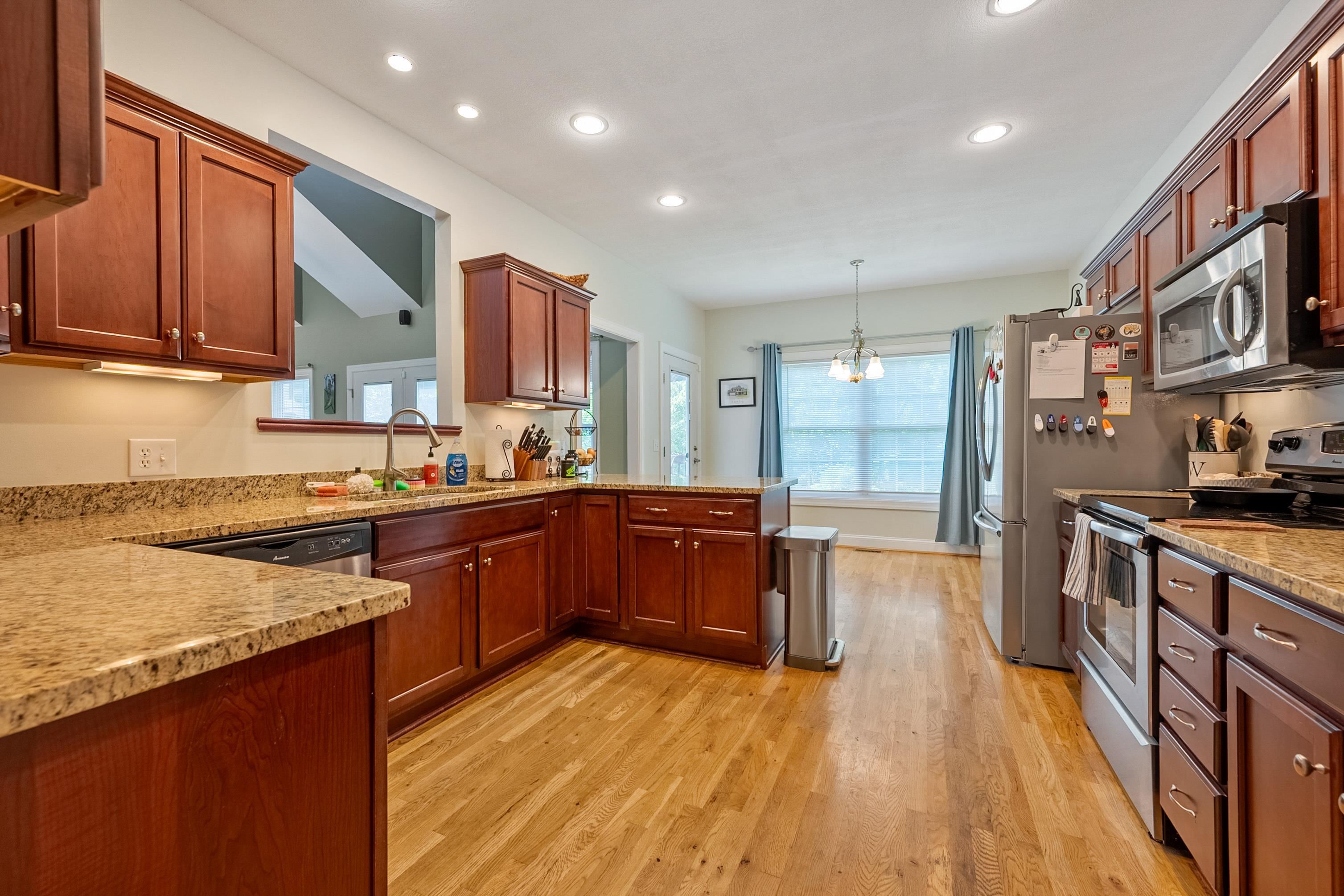 205 RIDGE Lane