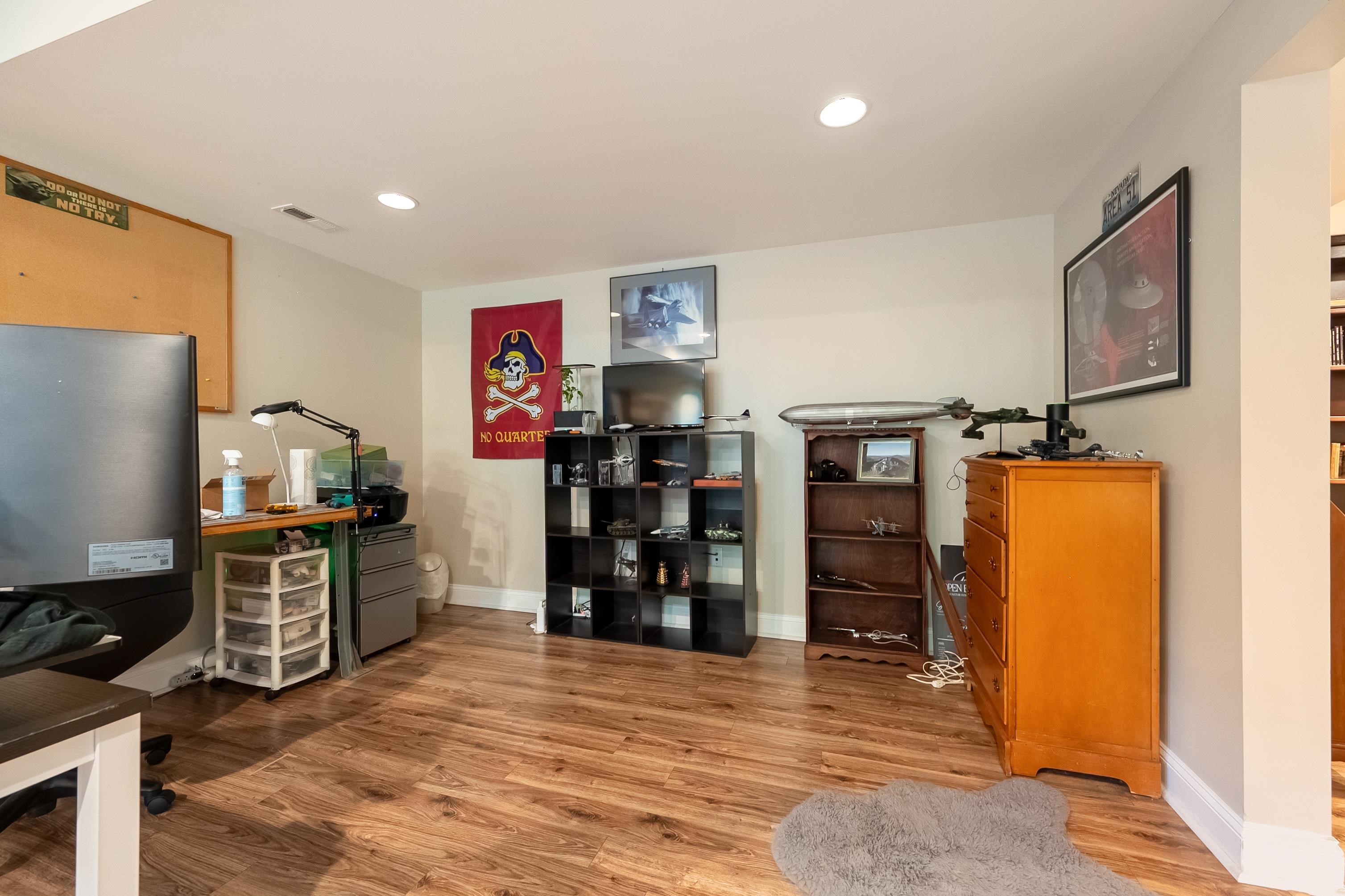 205 RIDGE Lane