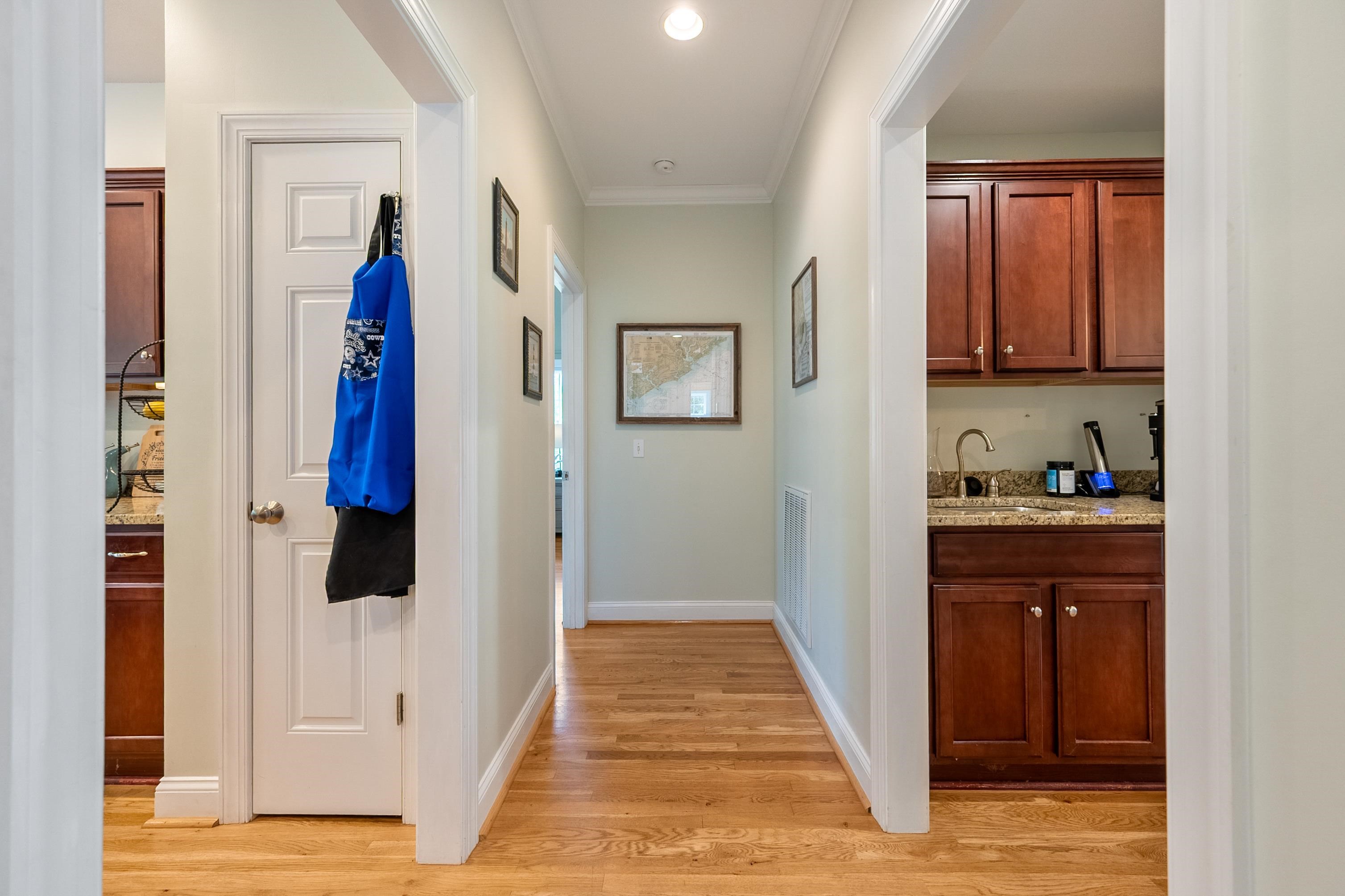205 RIDGE Lane