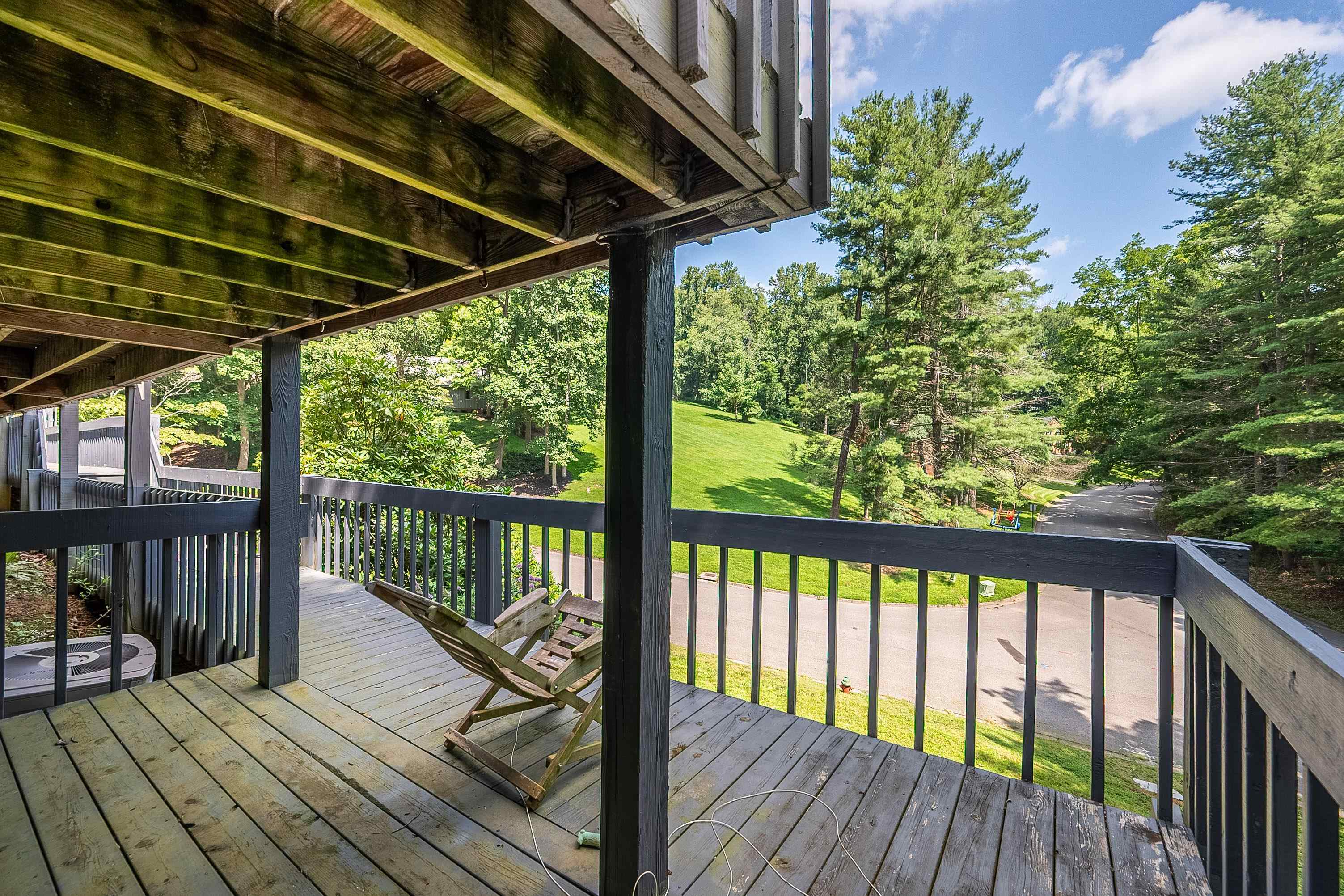 101 HIDDEN VALLEY Drive