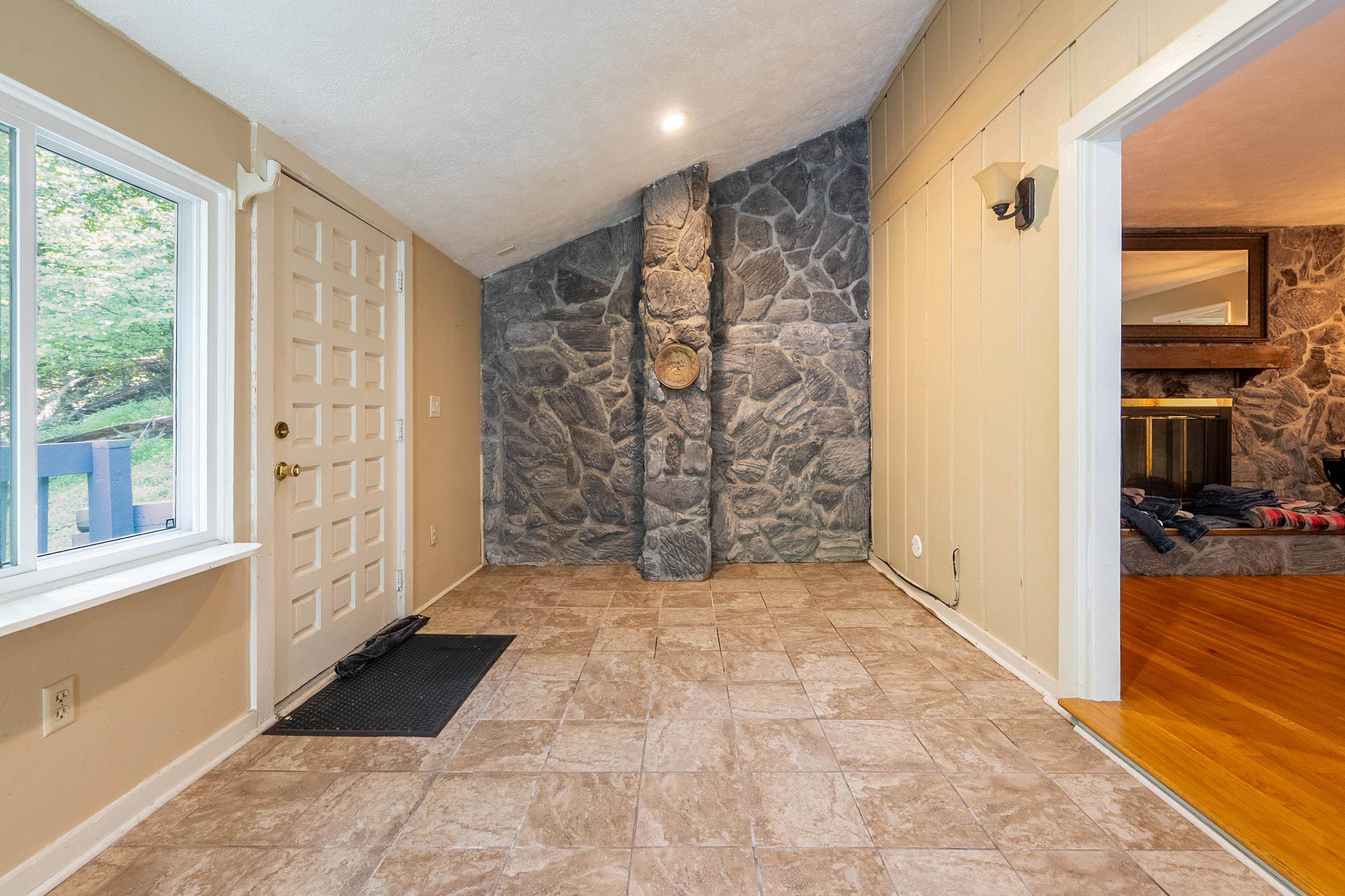 101 HIDDEN VALLEY Drive