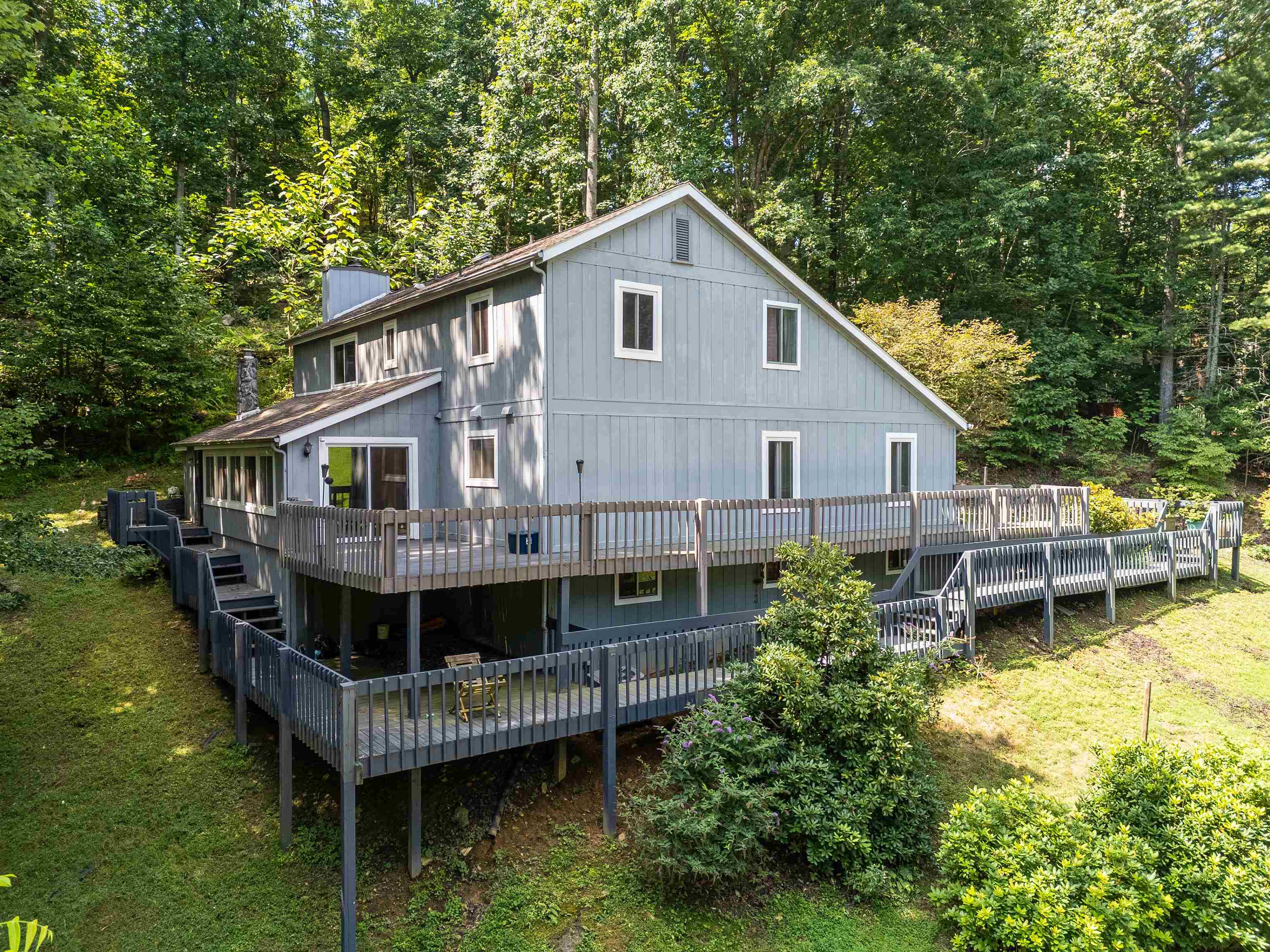 101 HIDDEN VALLEY Drive