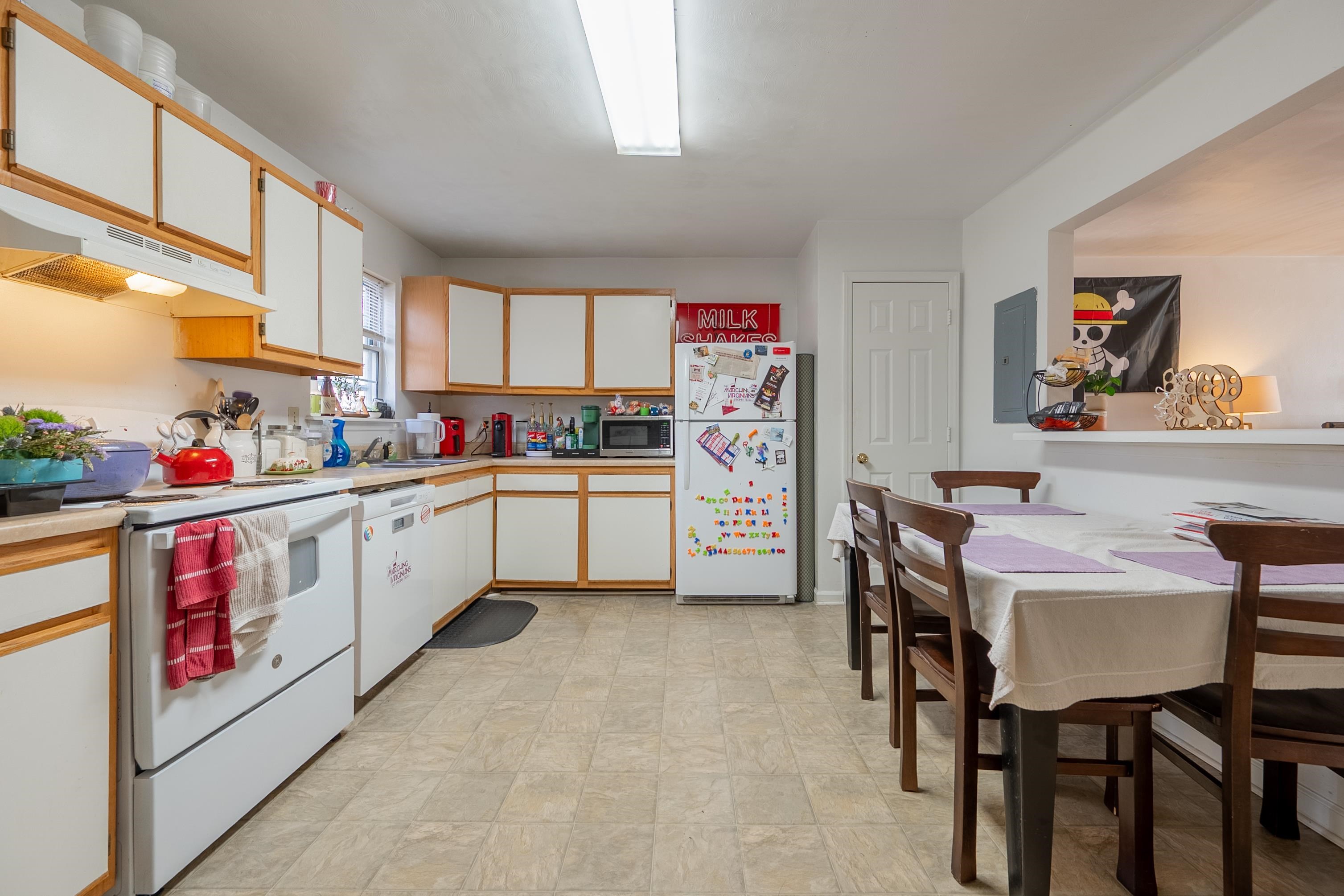 1428 CHRISTINE Court