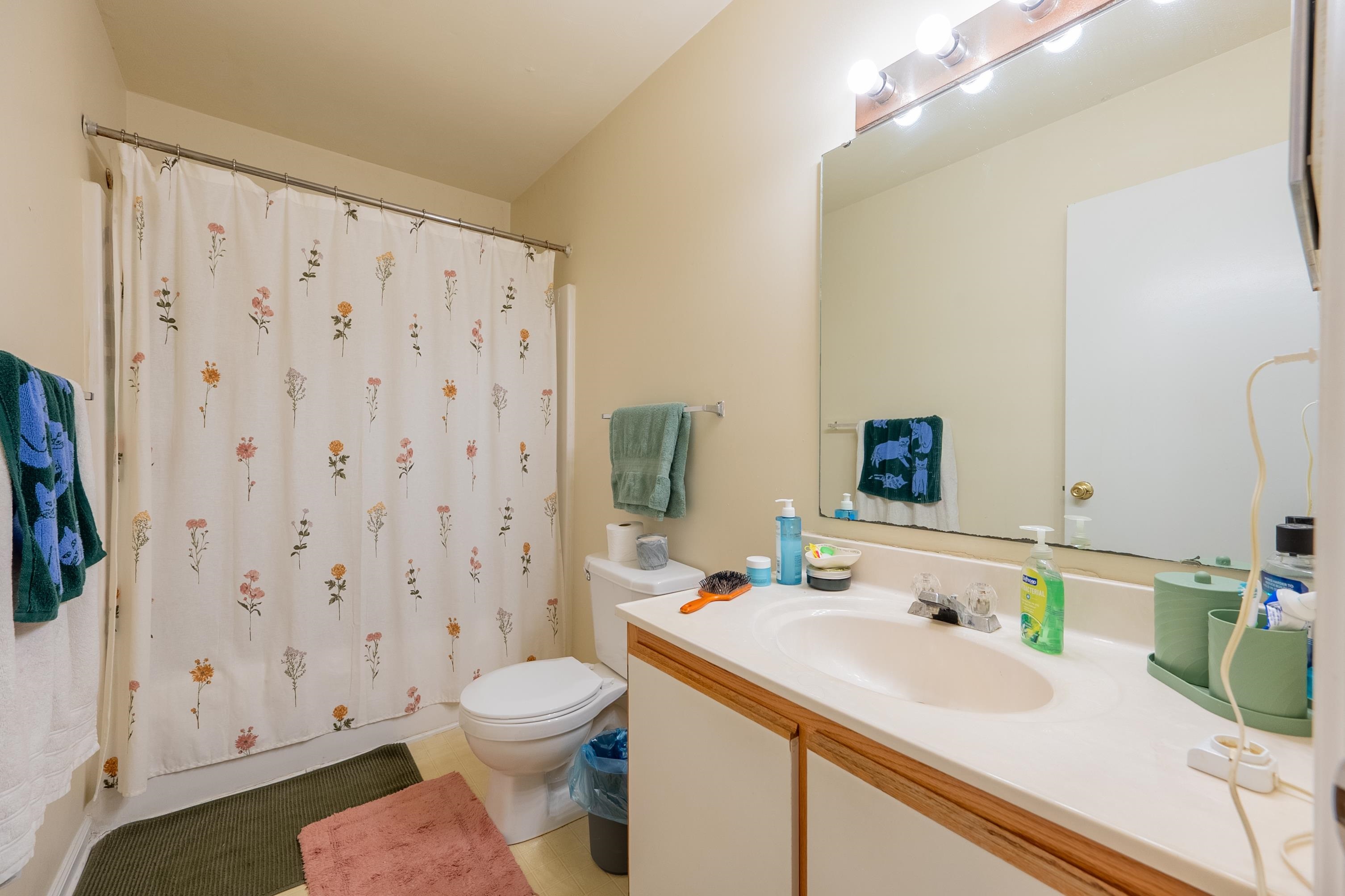 1428 CHRISTINE Court