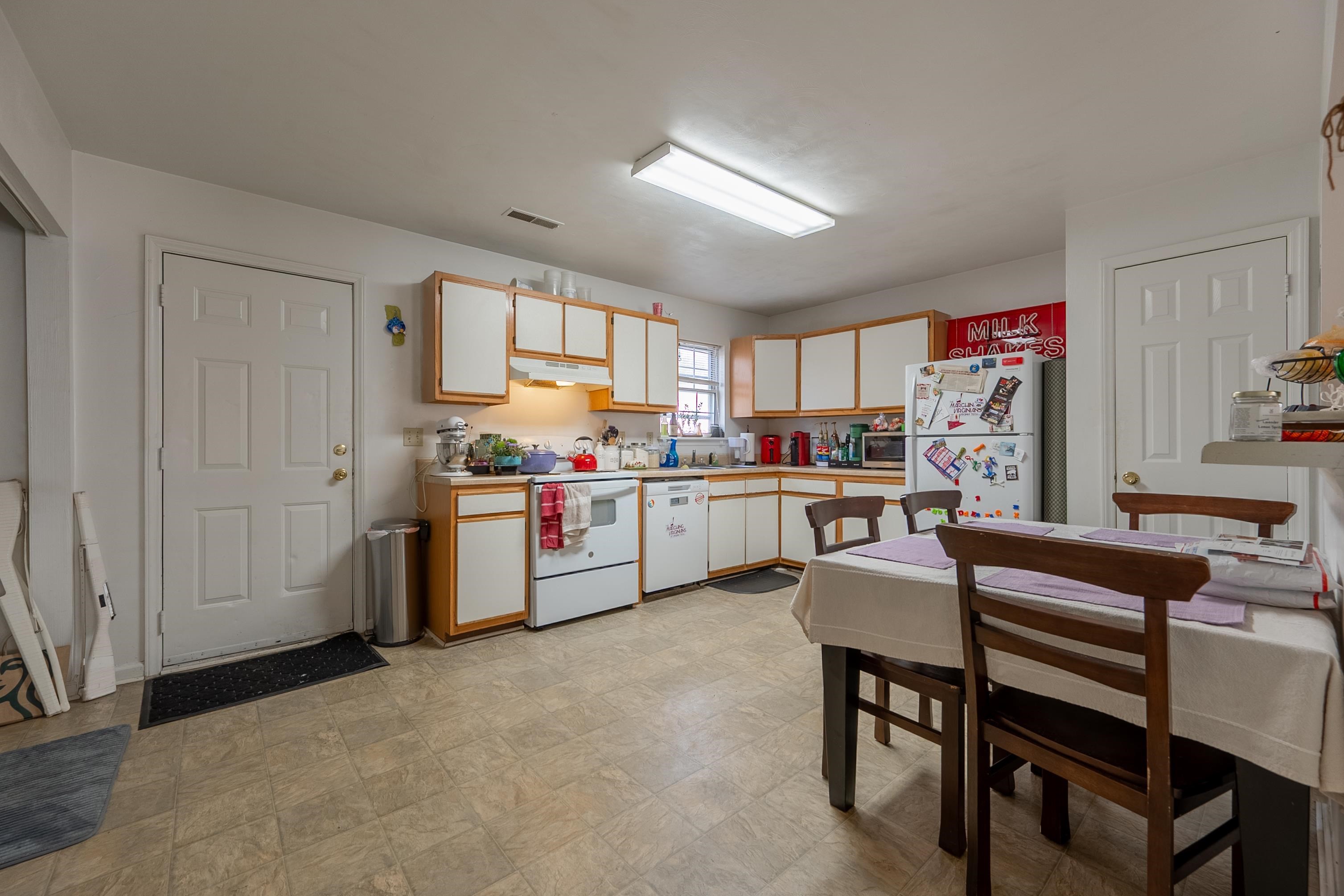 1428 CHRISTINE Court