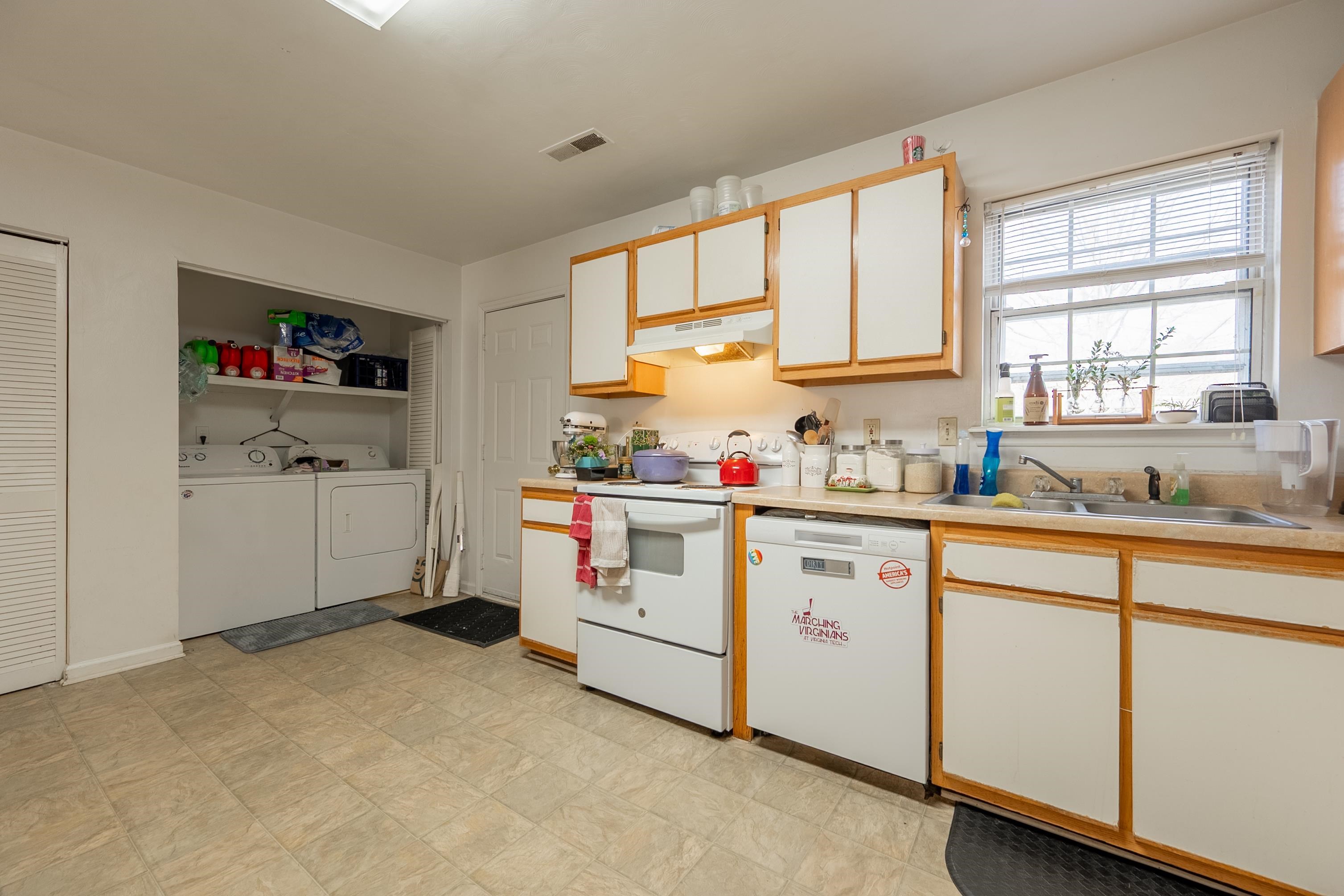 1428 CHRISTINE Court