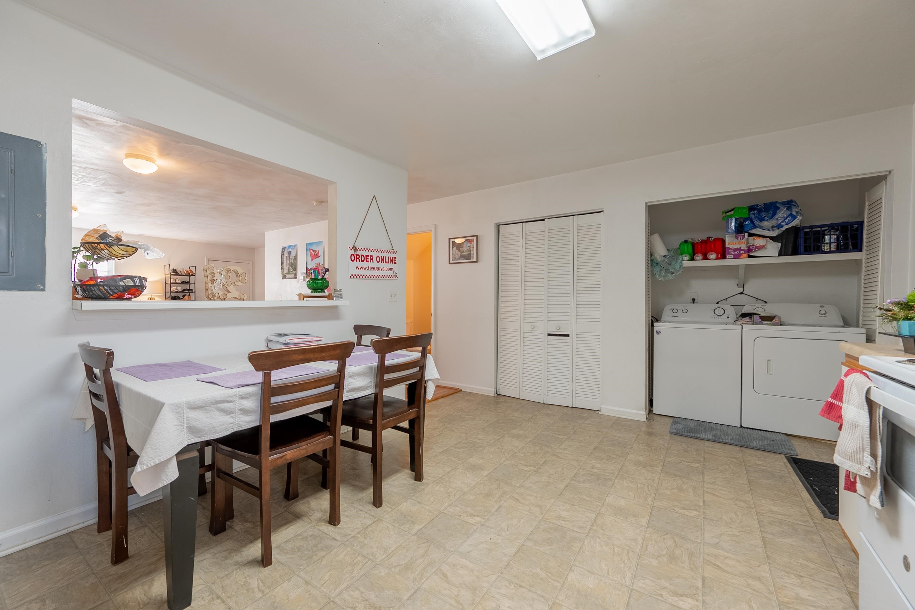 1428 CHRISTINE Court