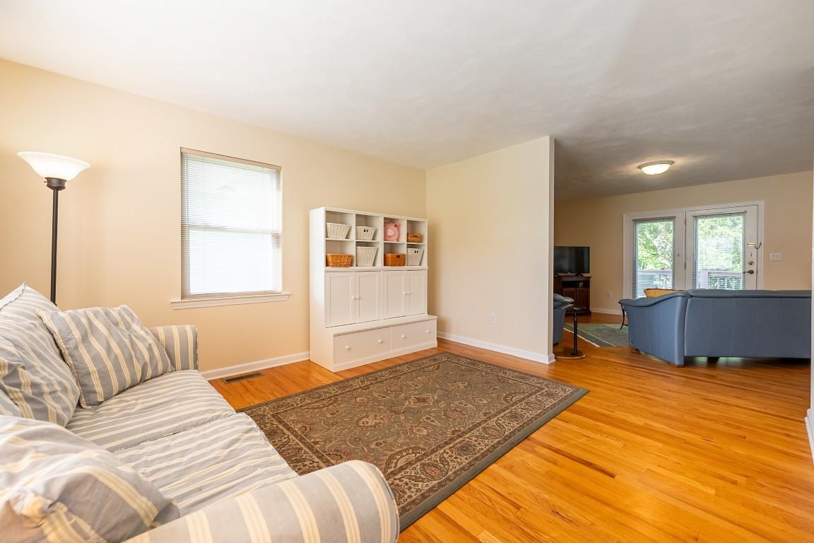 1607 WINSLOW Drive