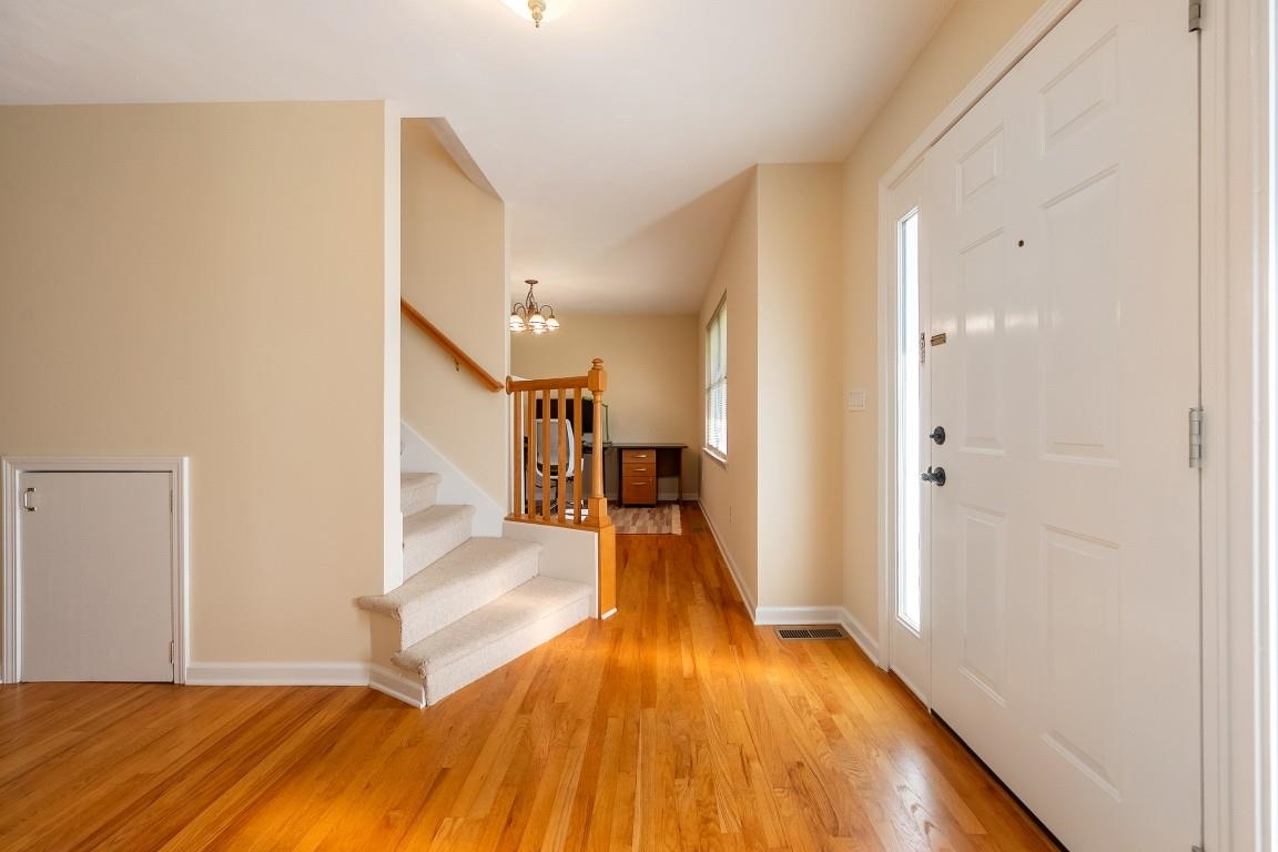 1607 WINSLOW Drive