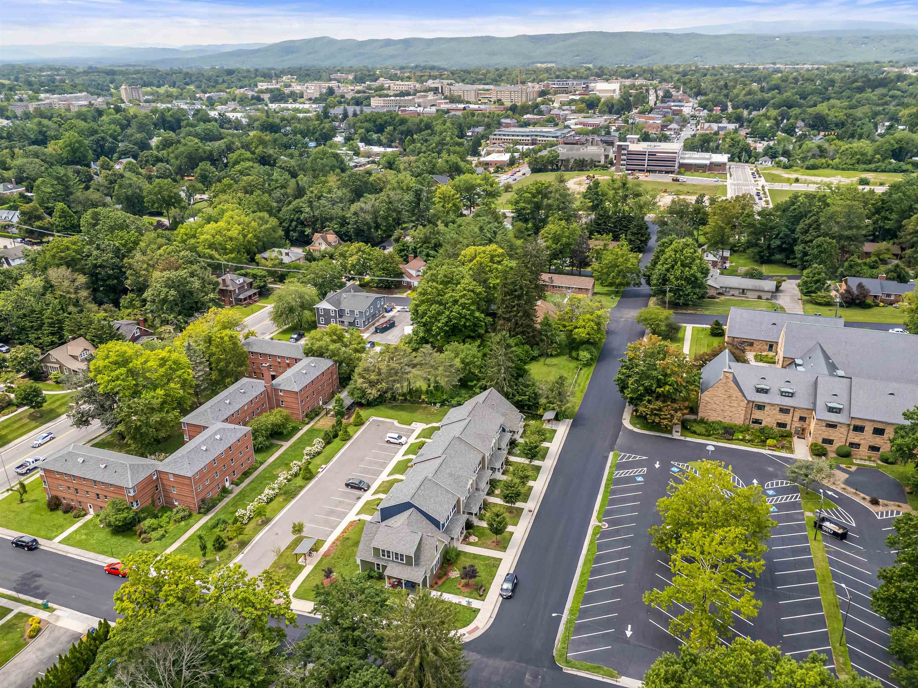 716 CHURCH Street SE