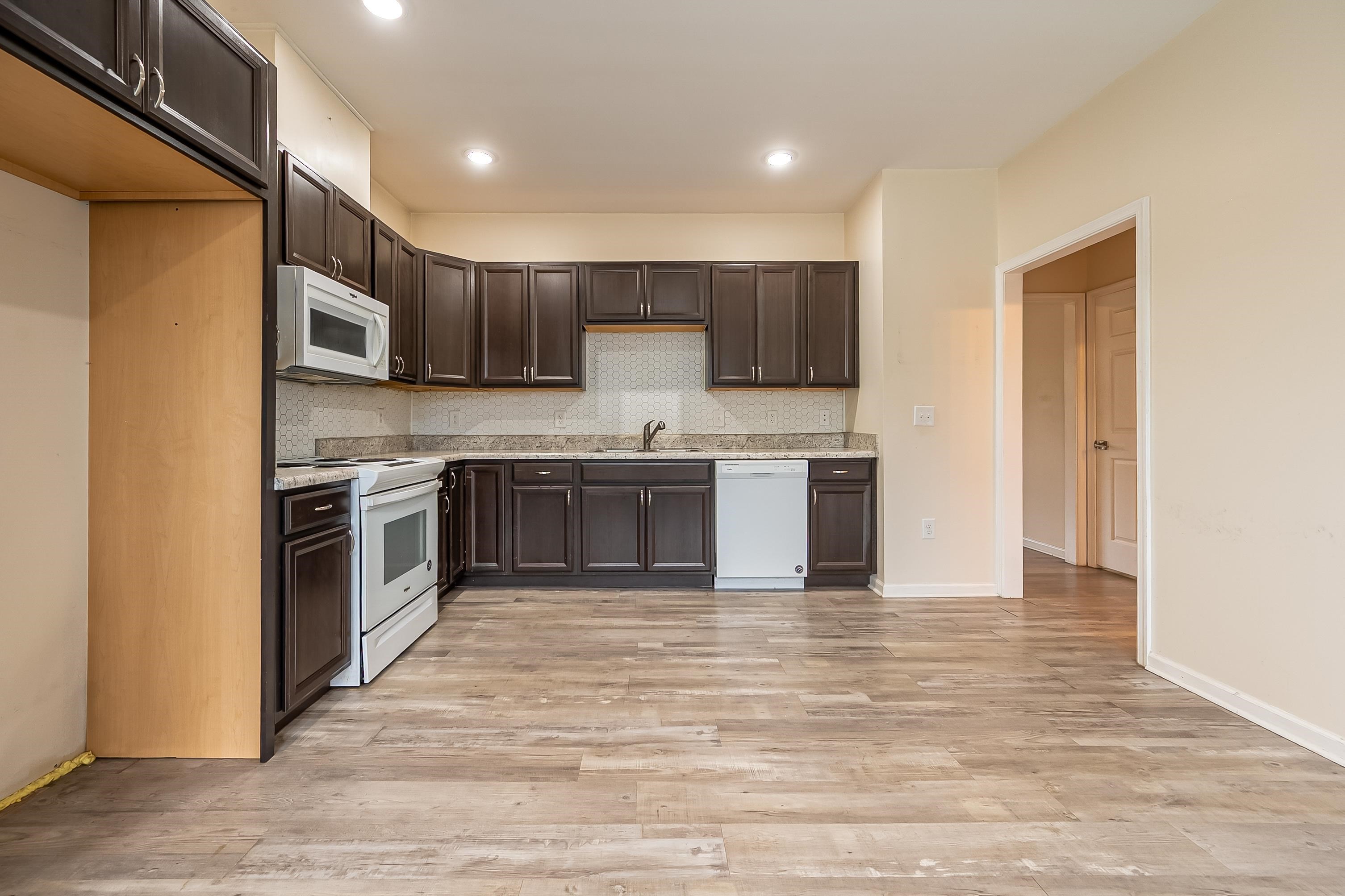 716 CHURCH Street SE