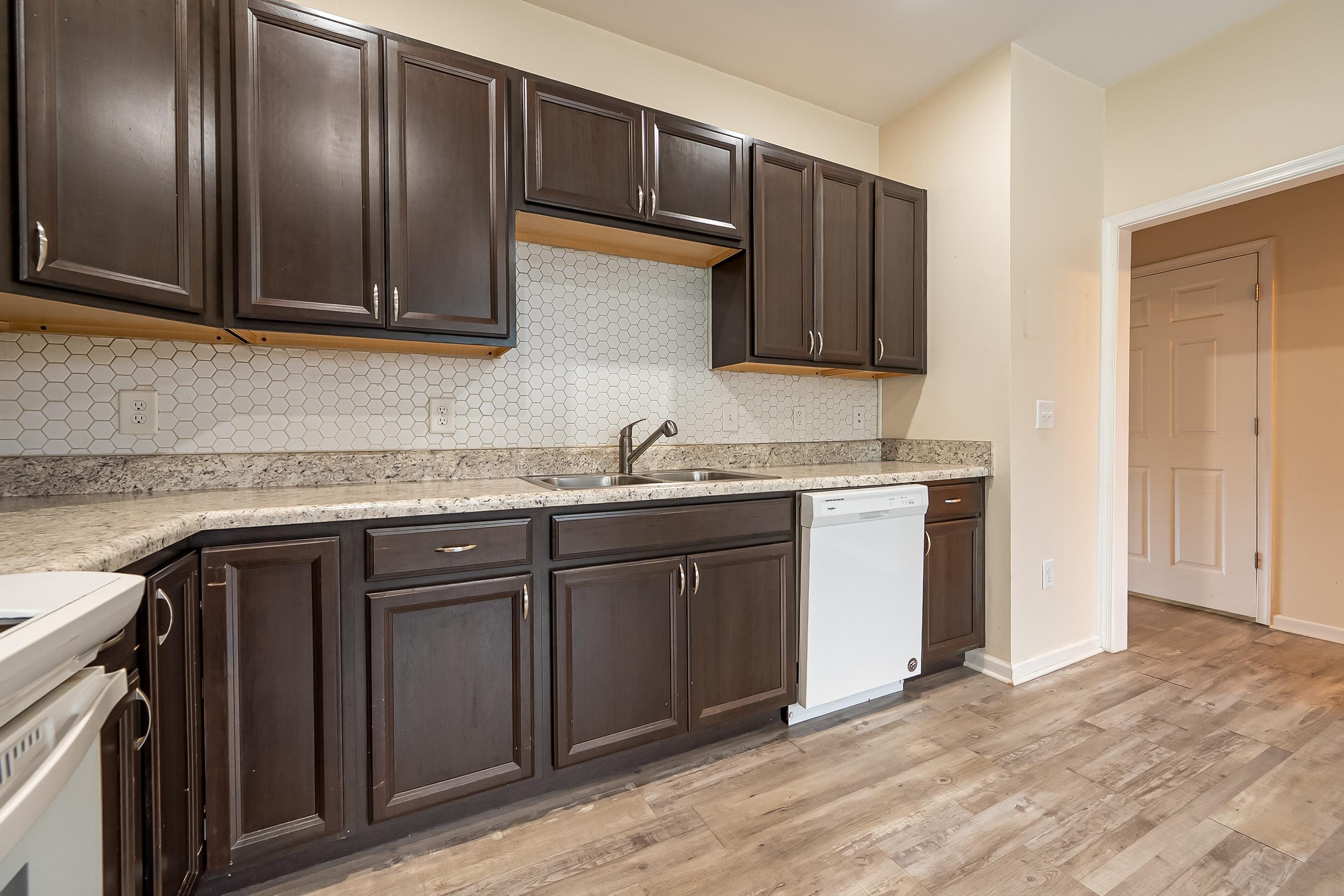 716 CHURCH Street SE