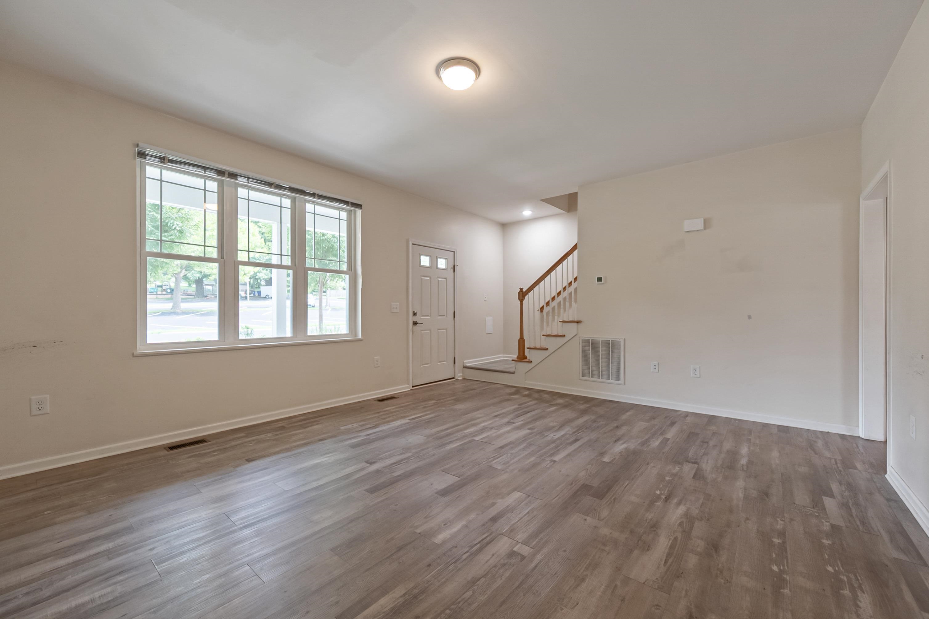 716 CHURCH Street SE