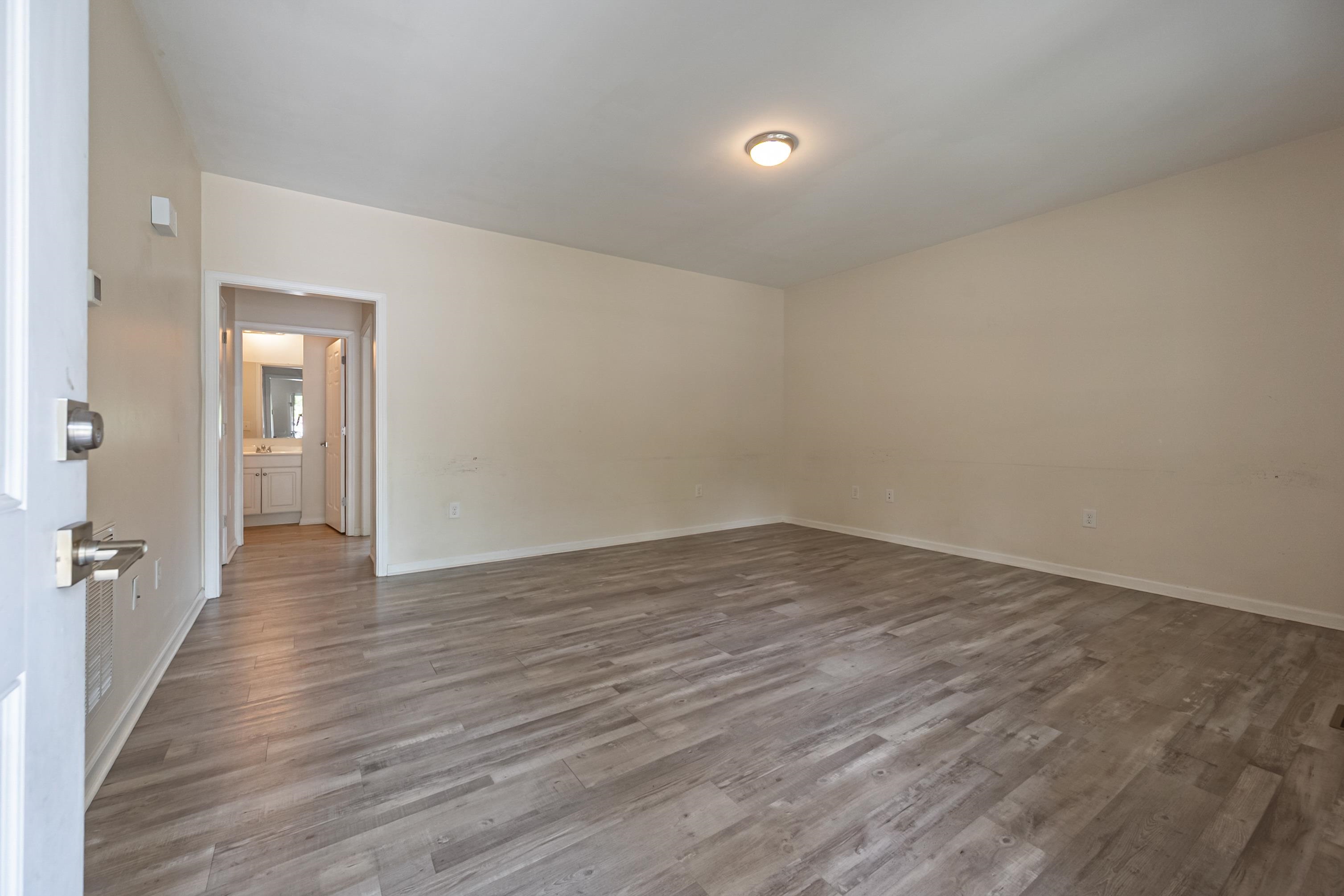 716 CHURCH Street SE