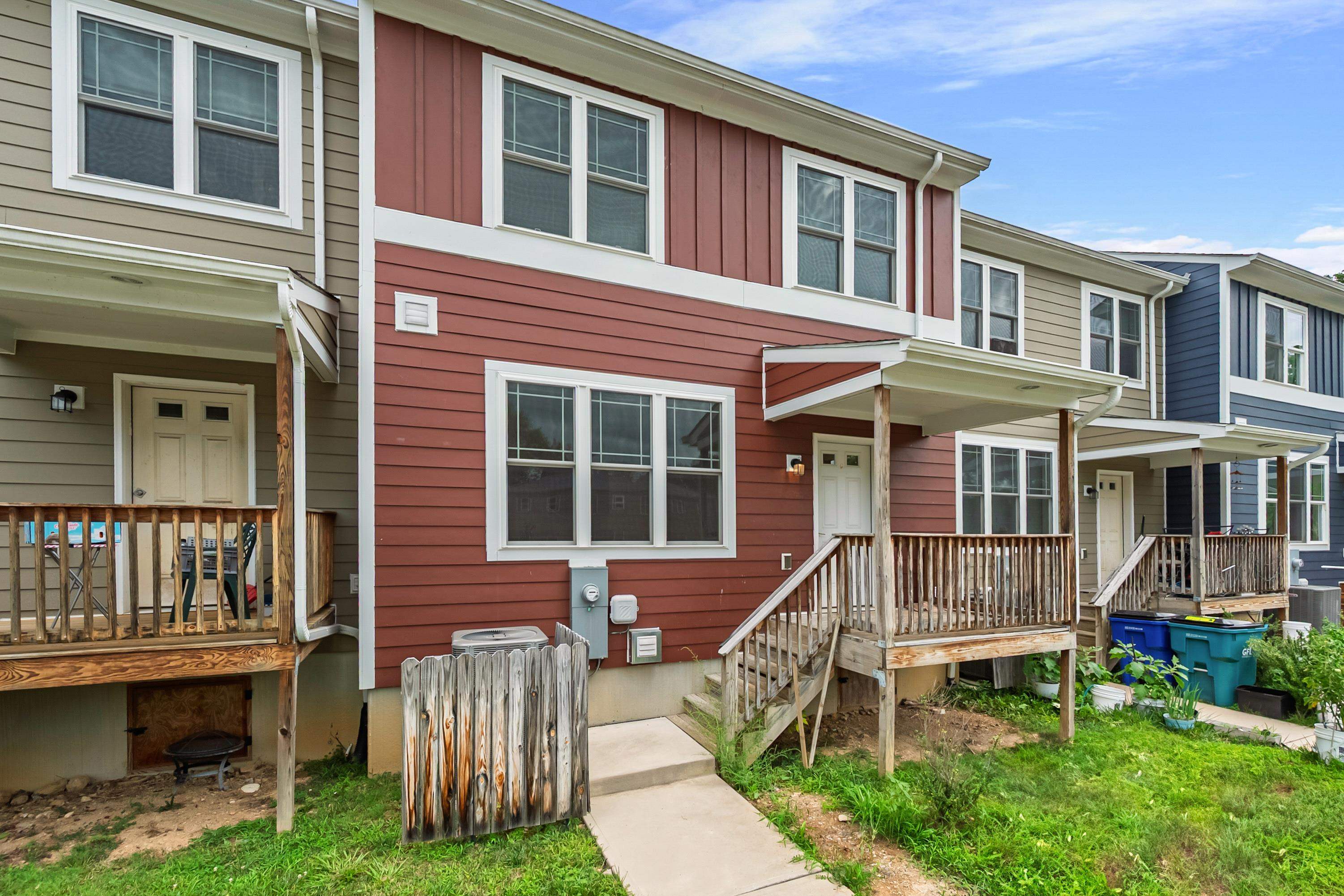 716 CHURCH Street SE