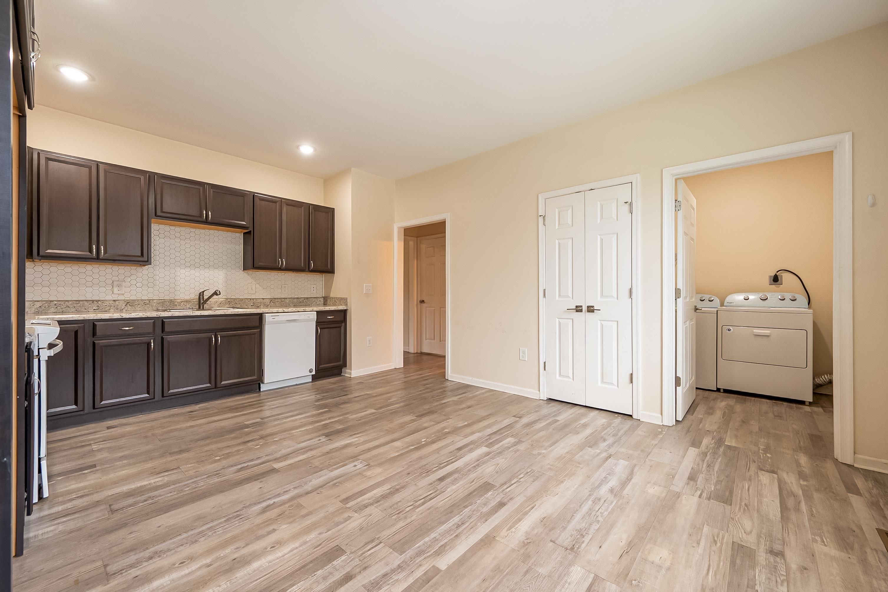 716 CHURCH Street SE