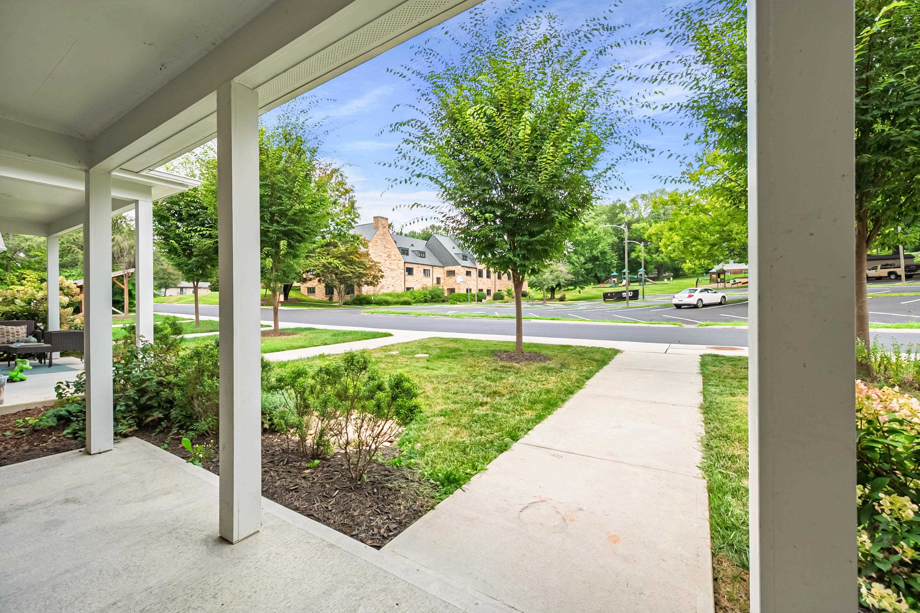 716 CHURCH Street SE