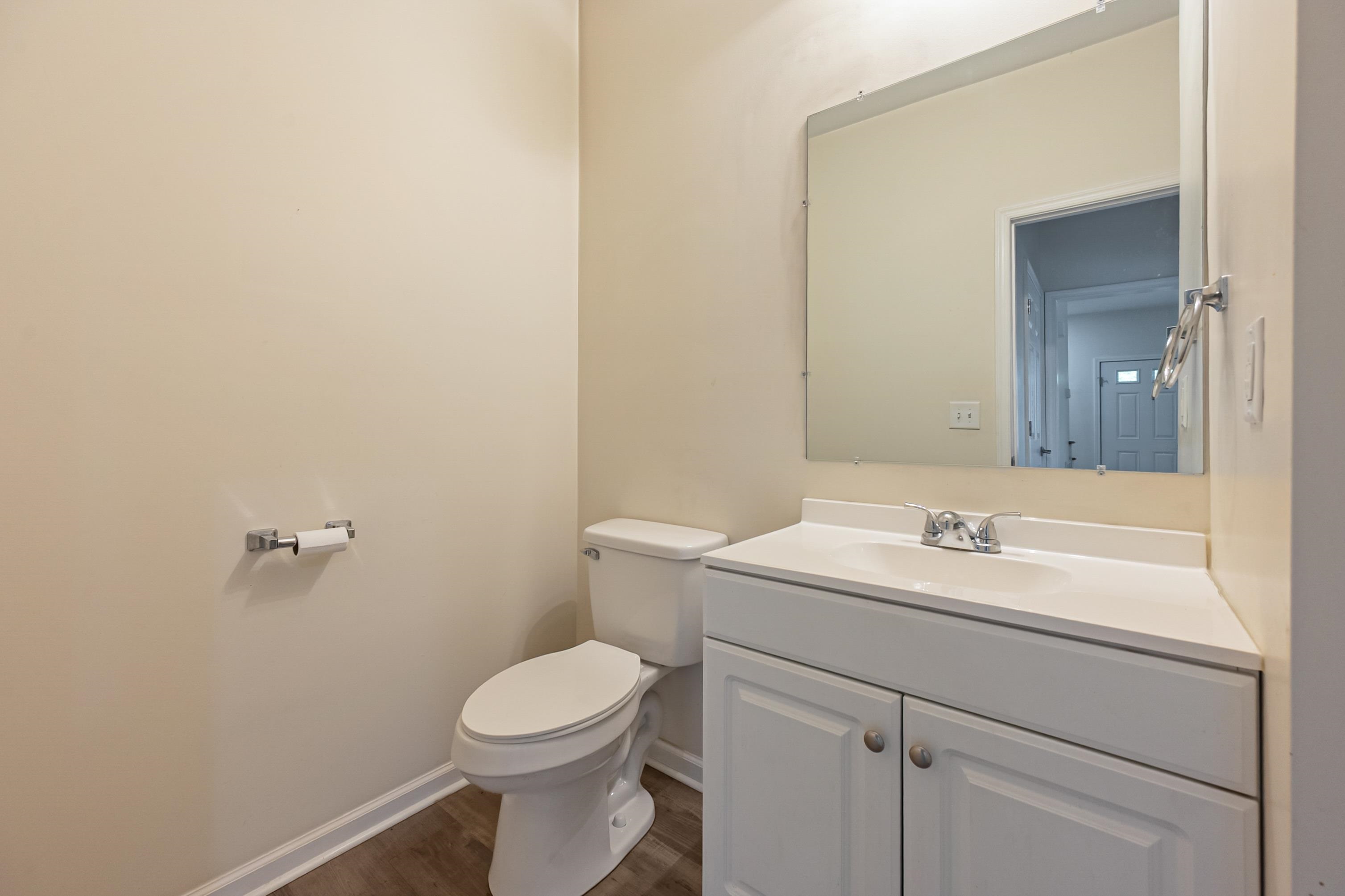 716 CHURCH Street SE