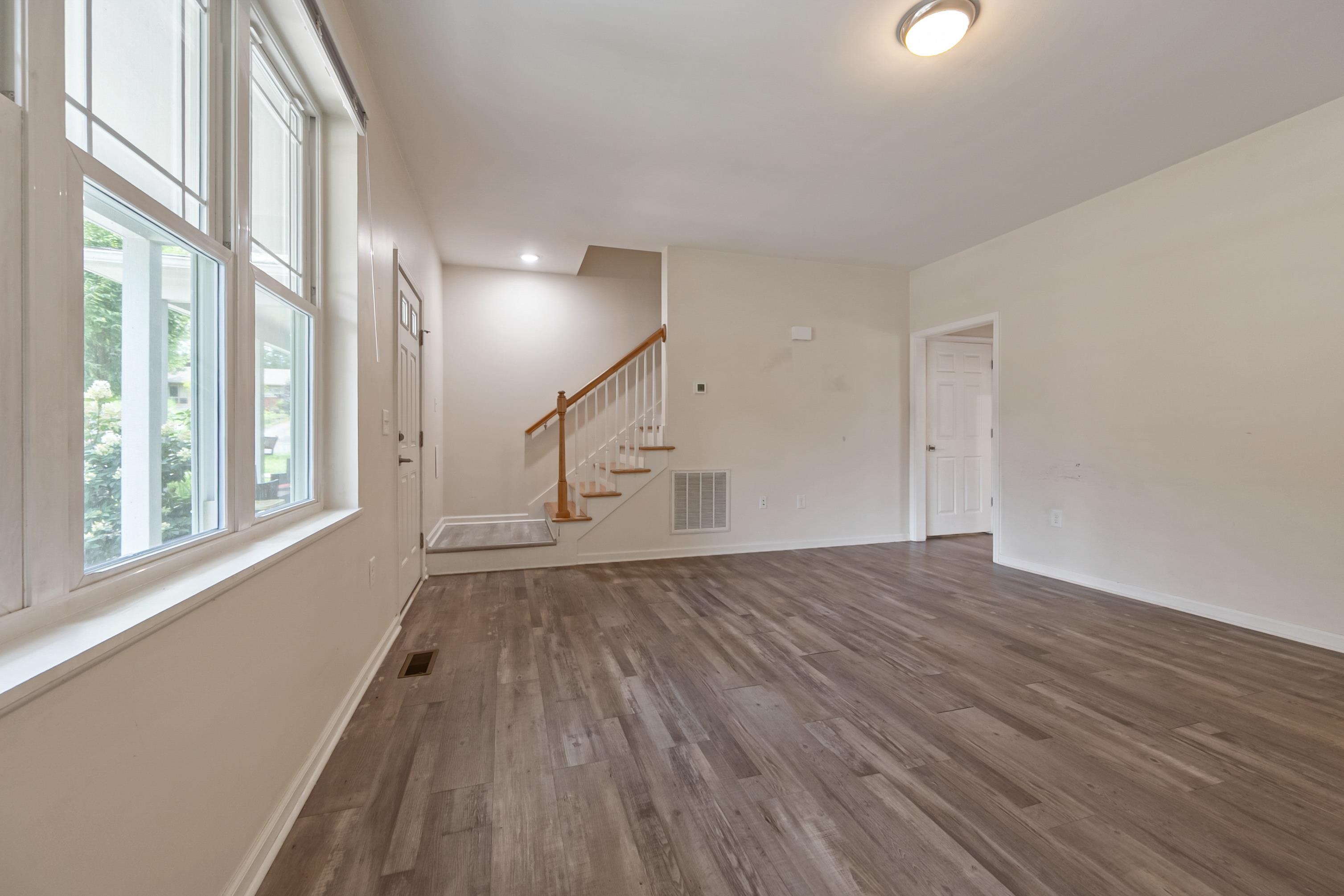 716 CHURCH Street SE