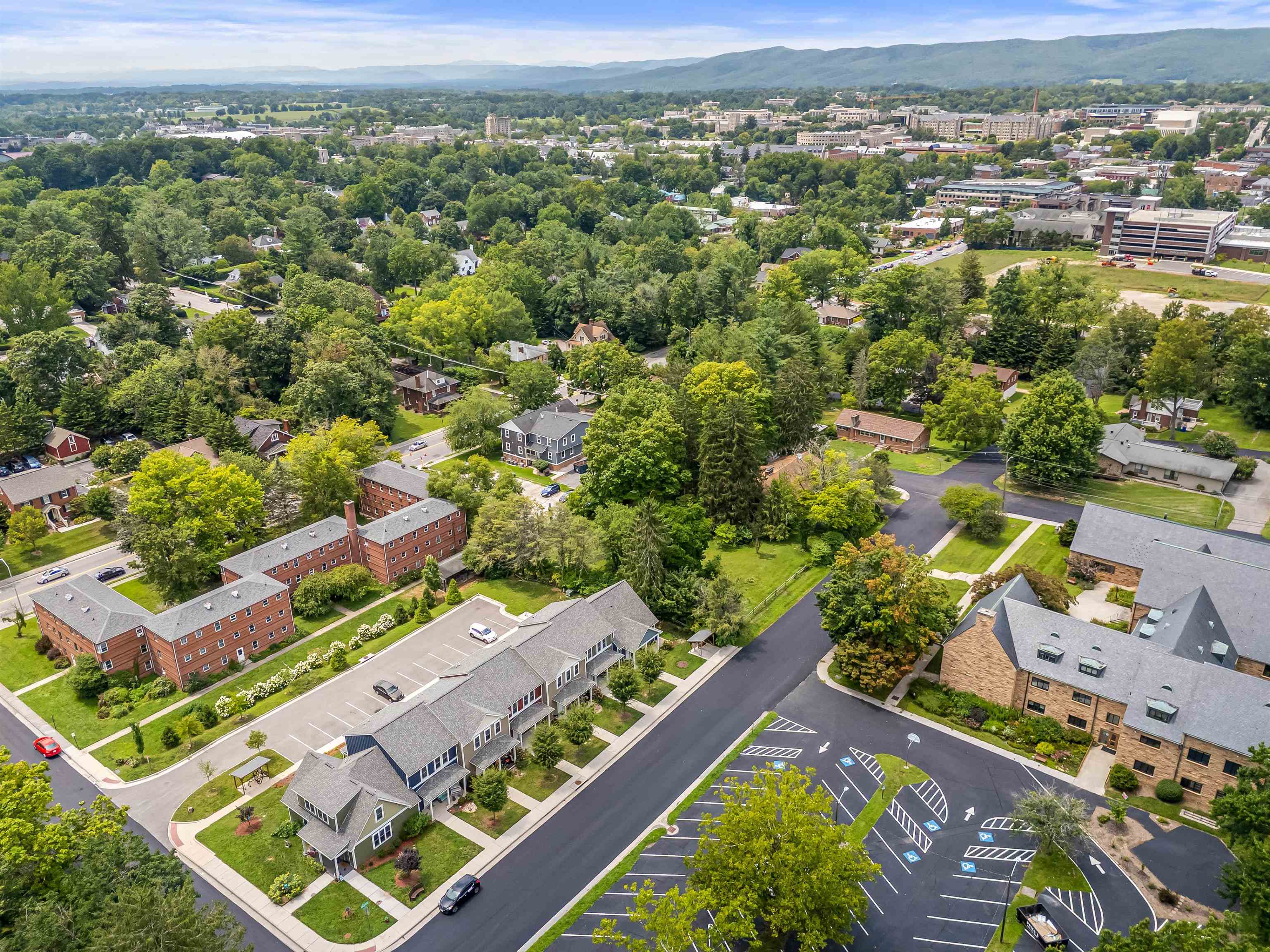 716 CHURCH Street SE