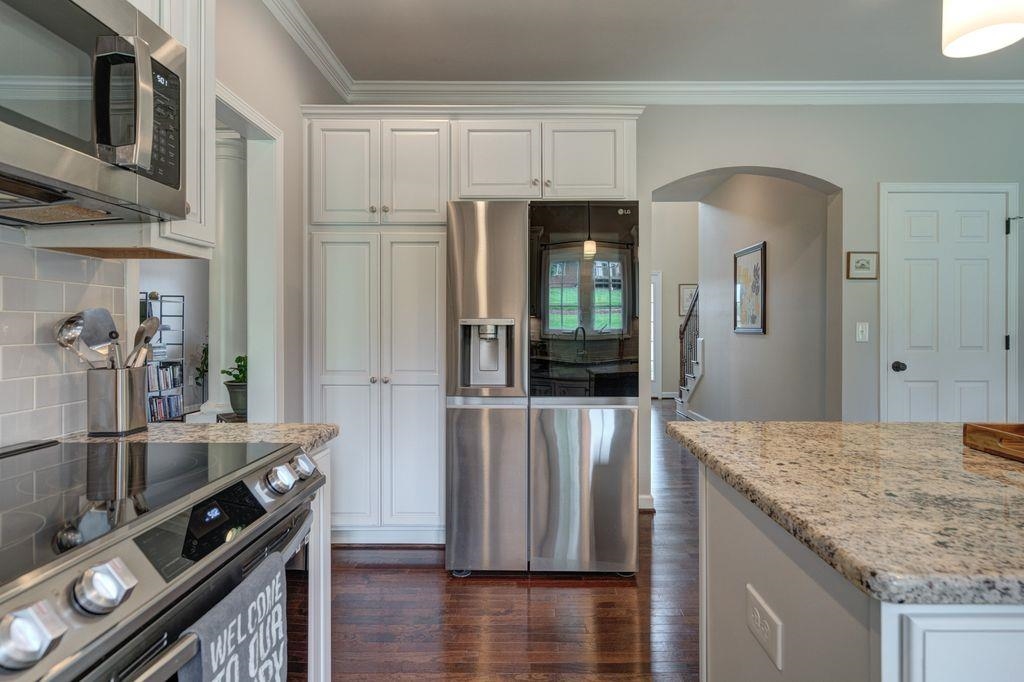 1209 BROCKTON Street